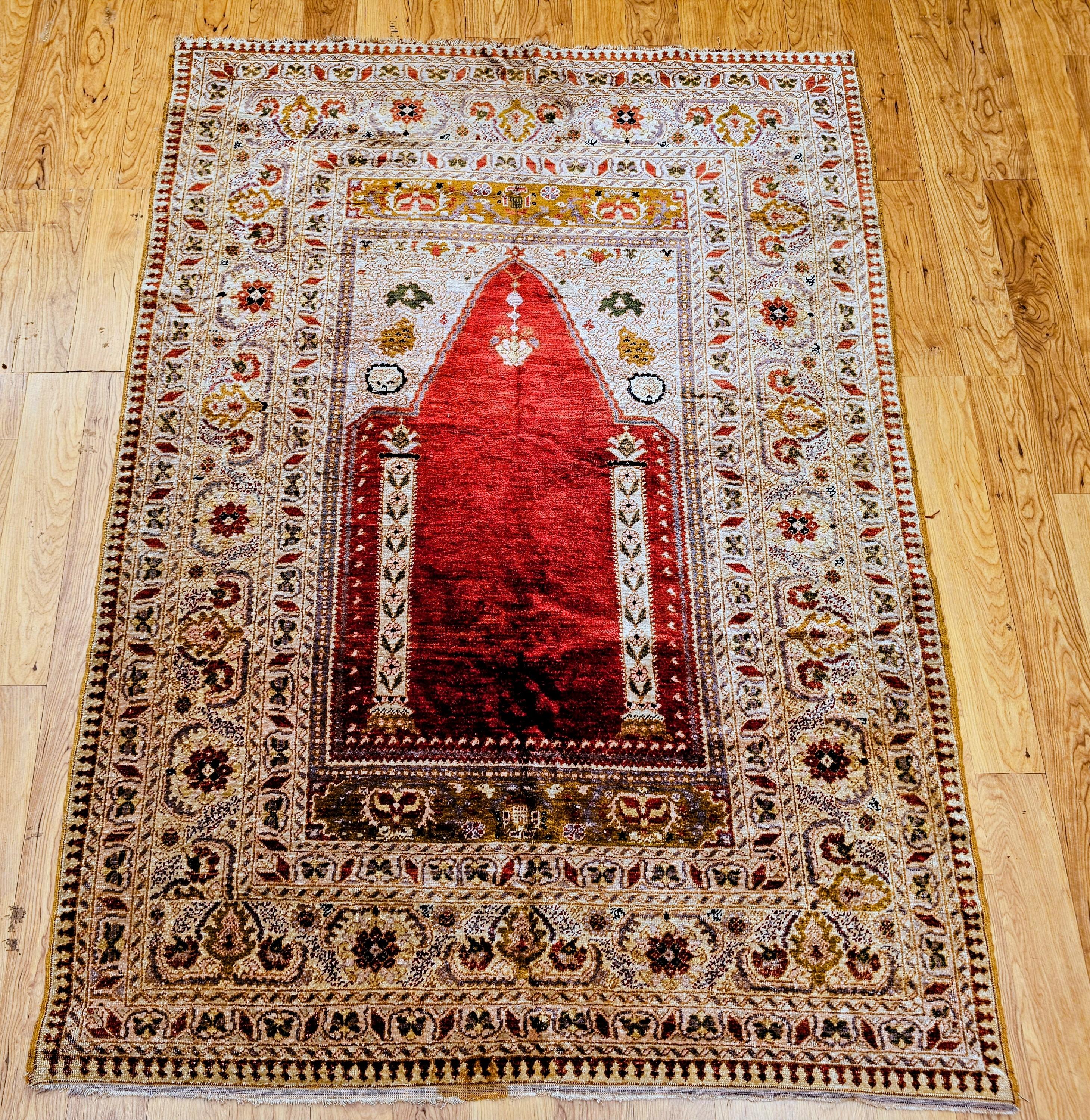 Vintage Anatolian Turkish Silk Area Rug in Prayer Pattern in Rot, Grün im Angebot 9