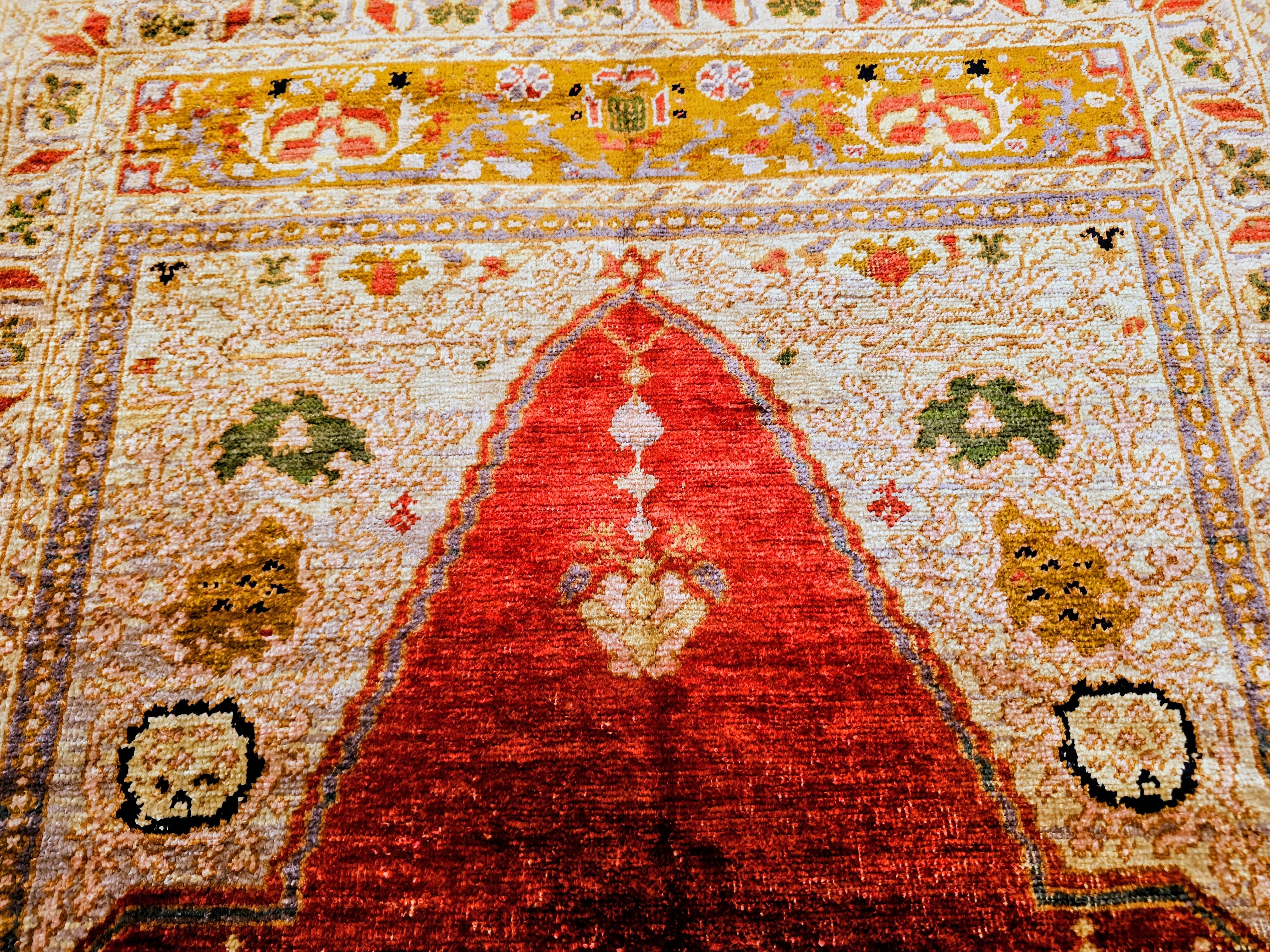 Vintage Anatolian Turkish Silk Area Rug in Prayer Pattern in Rot, Grün (Seide) im Angebot