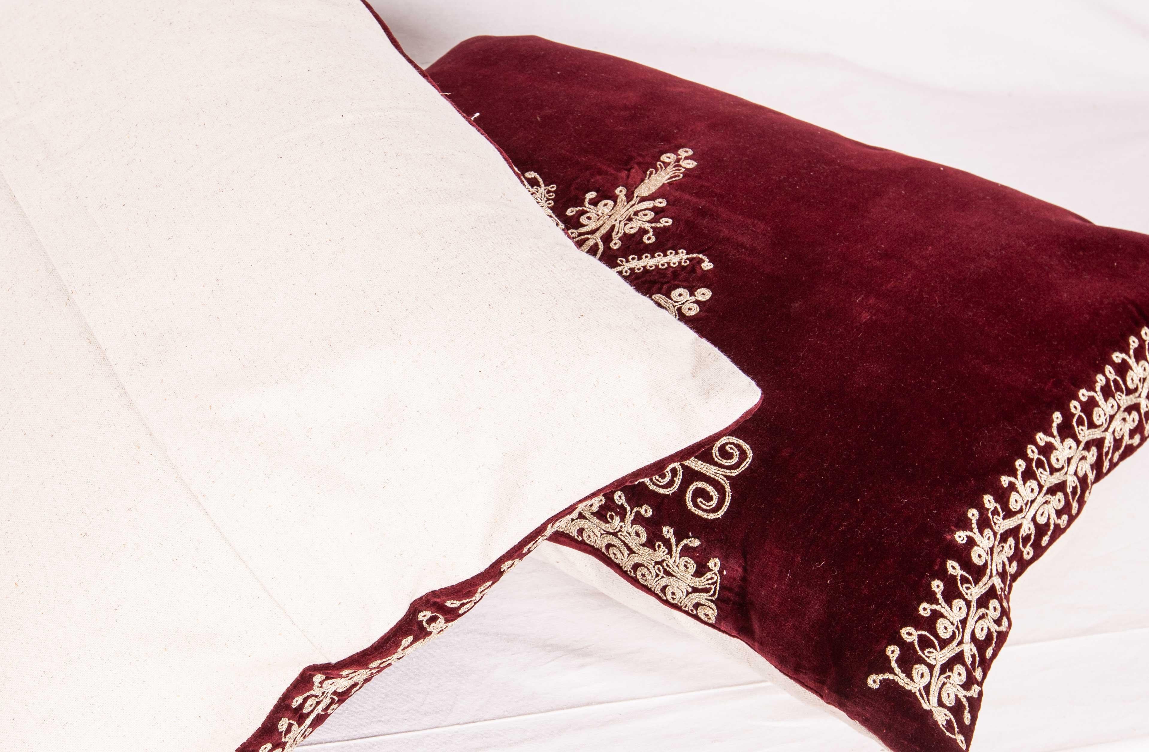 Vintage Anatolian Velvet Pillow Cases, Mid-20th Century In Good Condition For Sale In Istanbul, TR