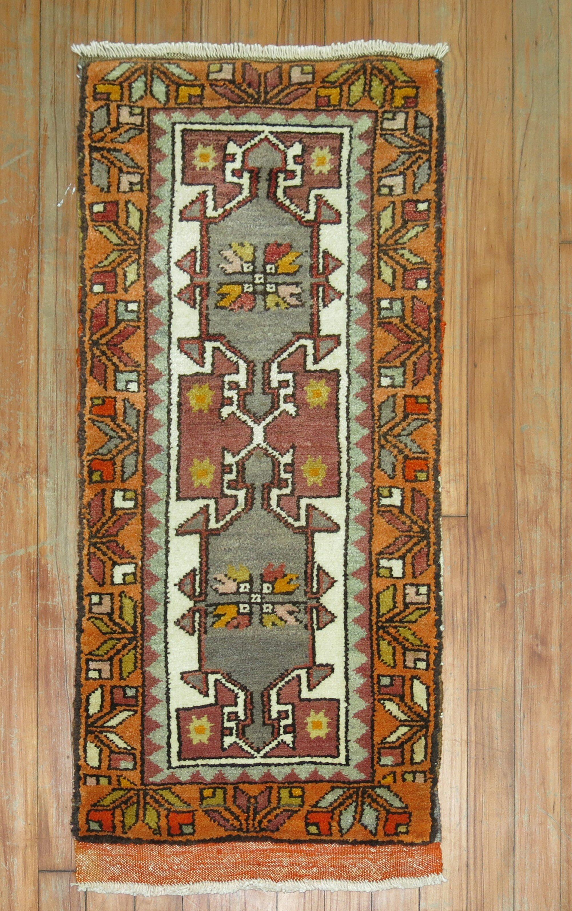 Gustavian Wool HandMade Ivory Ground 20th century Turkish Anatolian Yastik Rug