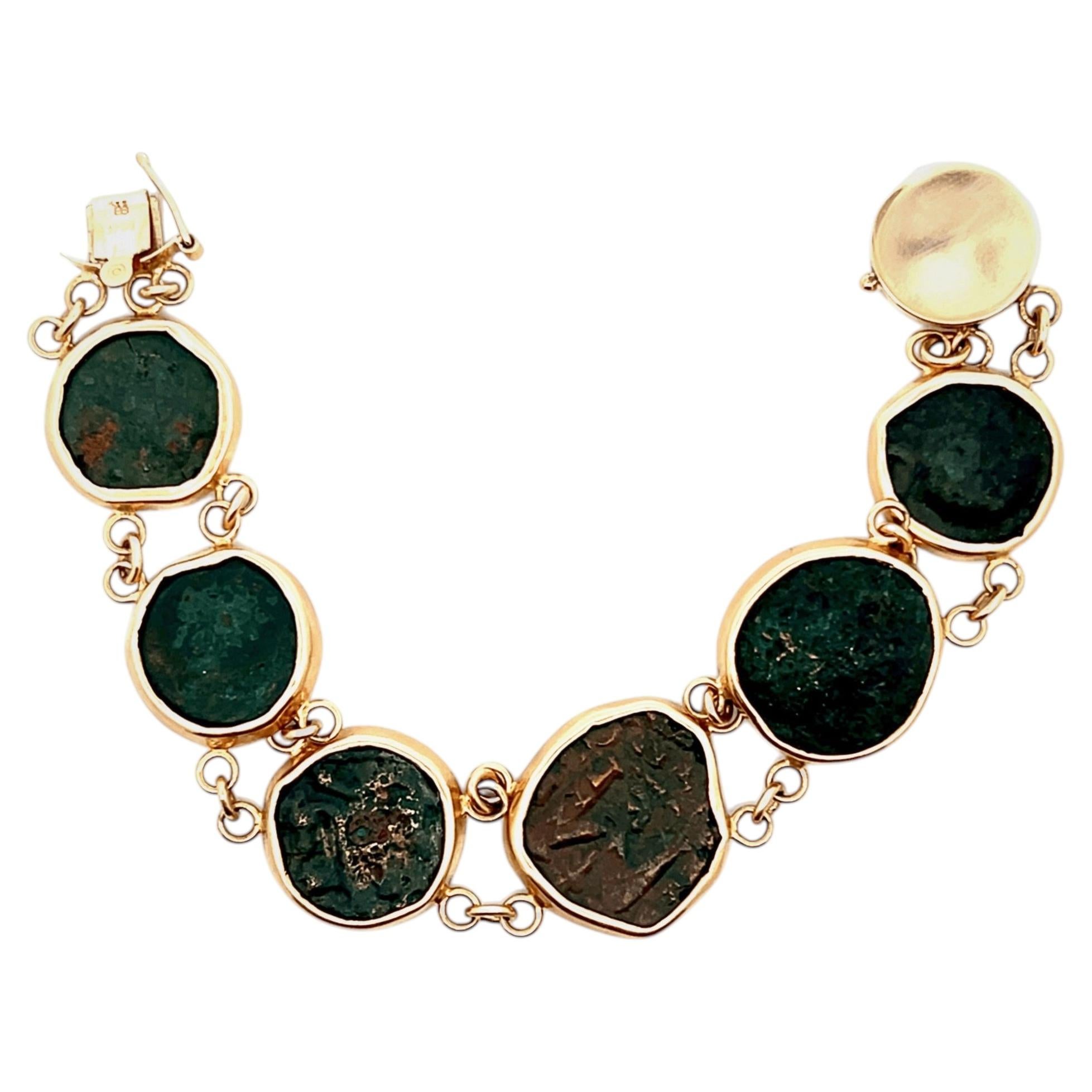 Bracciale vintage con monete romane in bronzo e oro giallo 14k A Link
