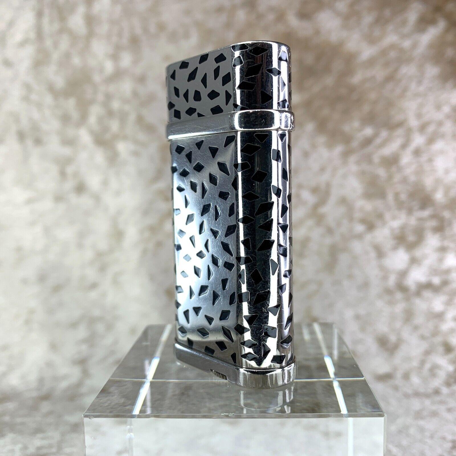 Vintage & Rare Cartier Lighter Black Enamel “Panthere“ Spots Palladium Finish In Good Condition For Sale In New York, NY