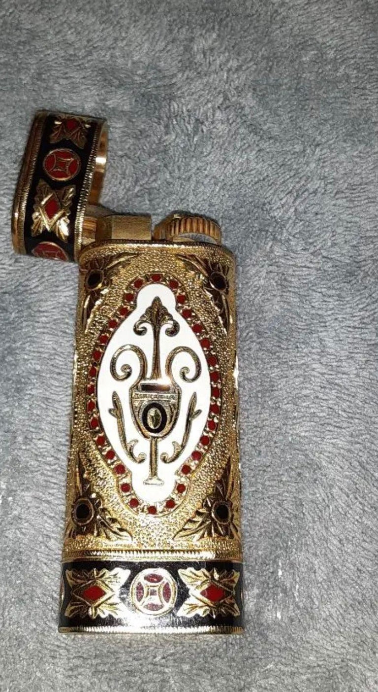 roy cigarettes Vintage and Very Rare Roy King 18k and Enamel Cigarette Lighter at 1stDibs