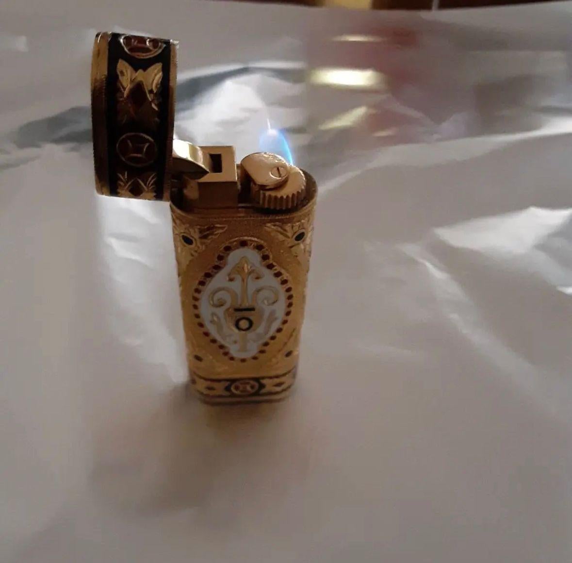 Vintage and Very Rare Roy King 18k and Enamel Cigarette Lighter 1