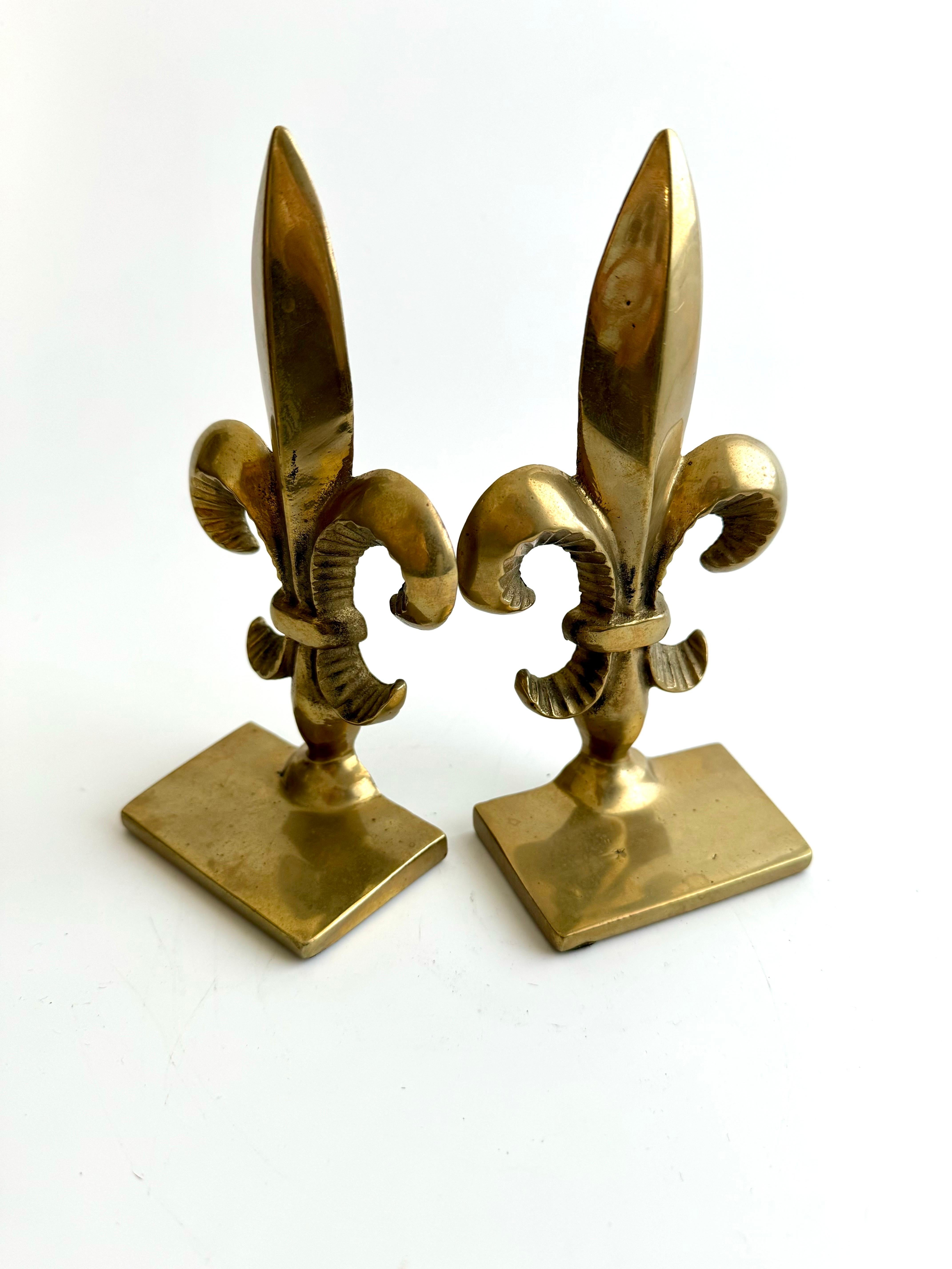 Molded Vintage Andrea by Sadek Solid Brass Fleur-de-Lis Bookends – Elegant Home Library