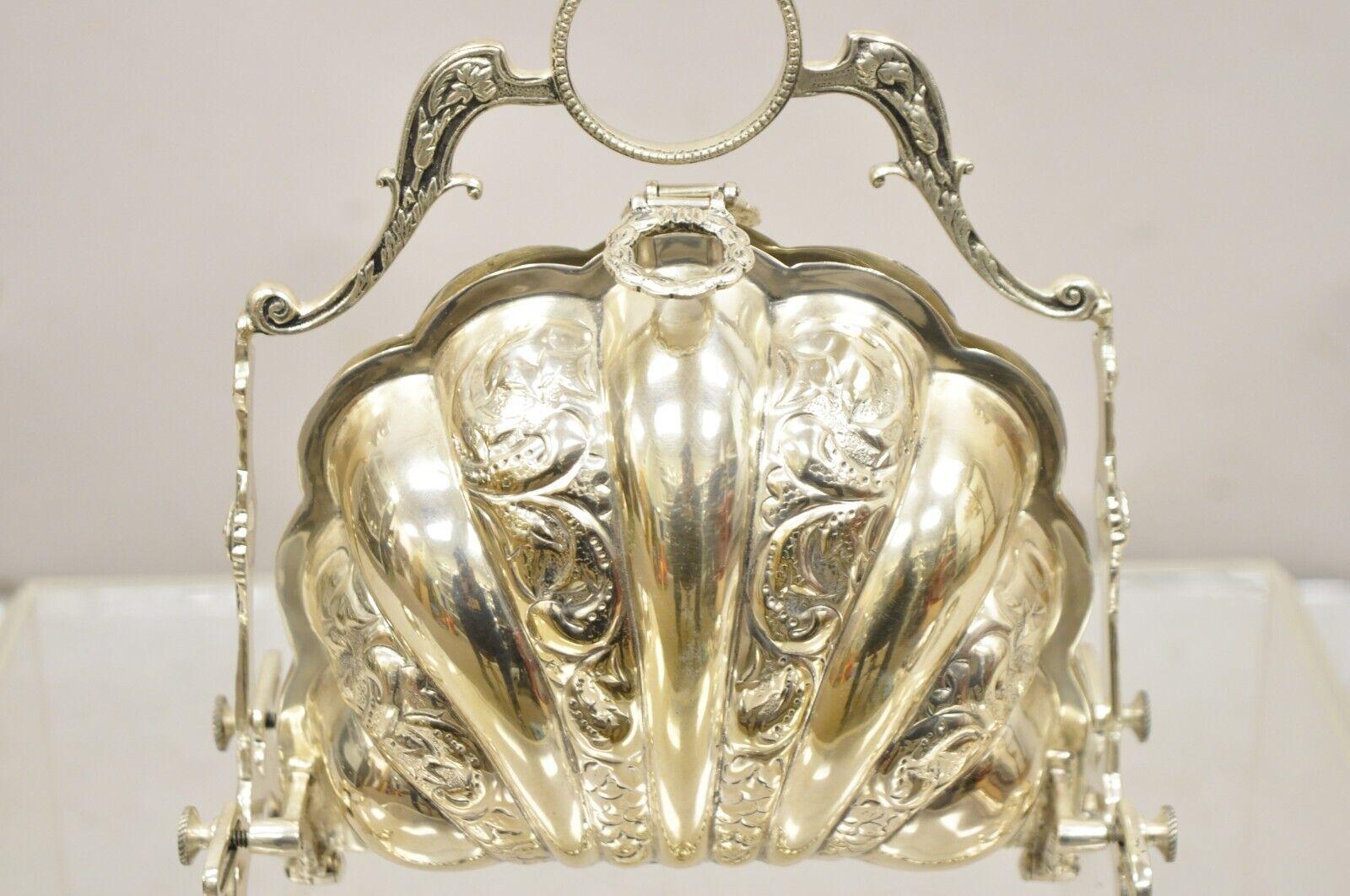 Vintage Andrea by Sadek Victorian Style Silver Plated Clam Shell Biscuit Box In Good Condition For Sale In Philadelphia, PA