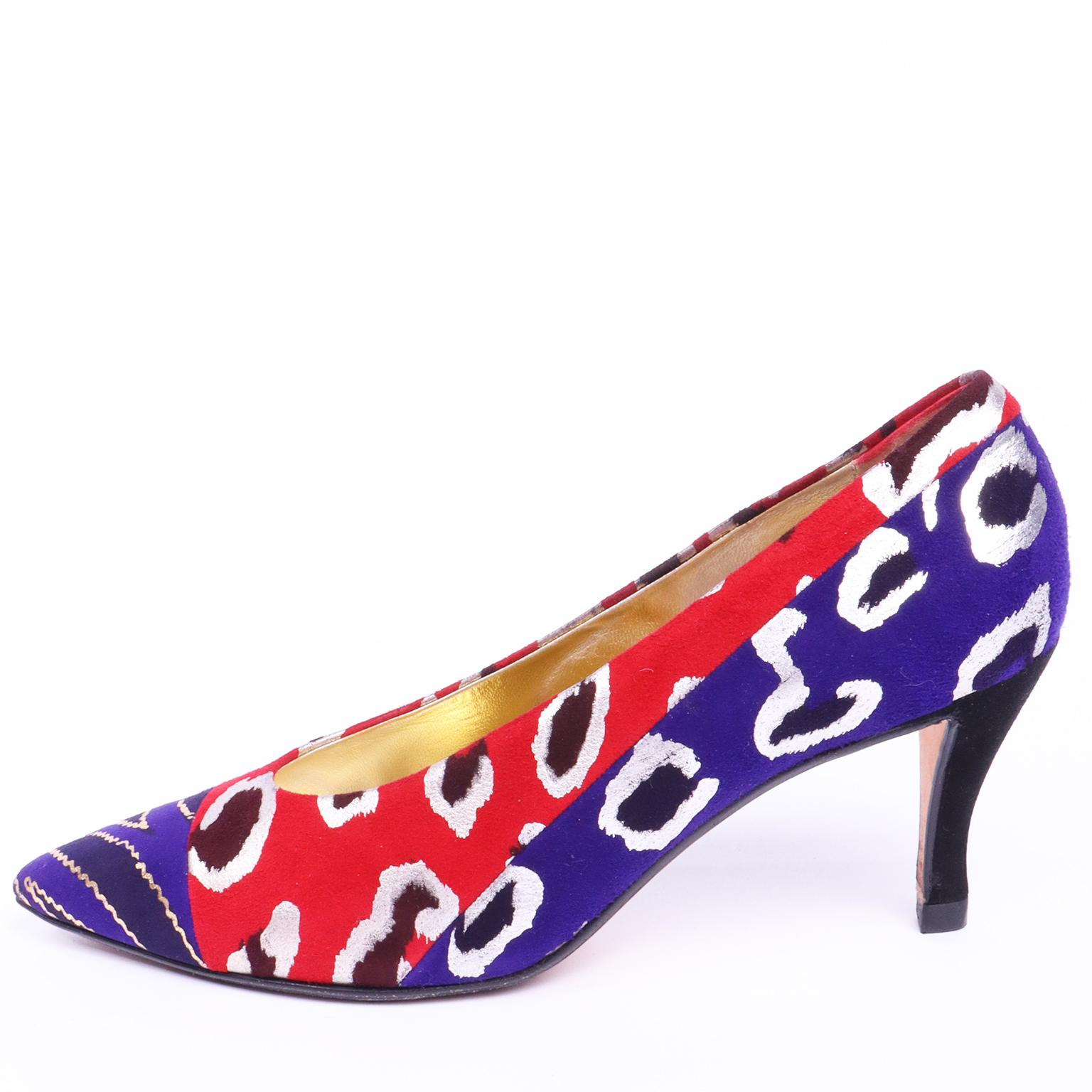 Brown Vintage Andrea Pfister Couture Red & Blue Abstract Leopard Print Suede Shoes For Sale