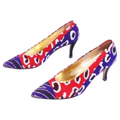 Andrea Pfister Couture Vintage Wildleder Schuhe mit abstraktem Leopardenmuster in Rot & Blau