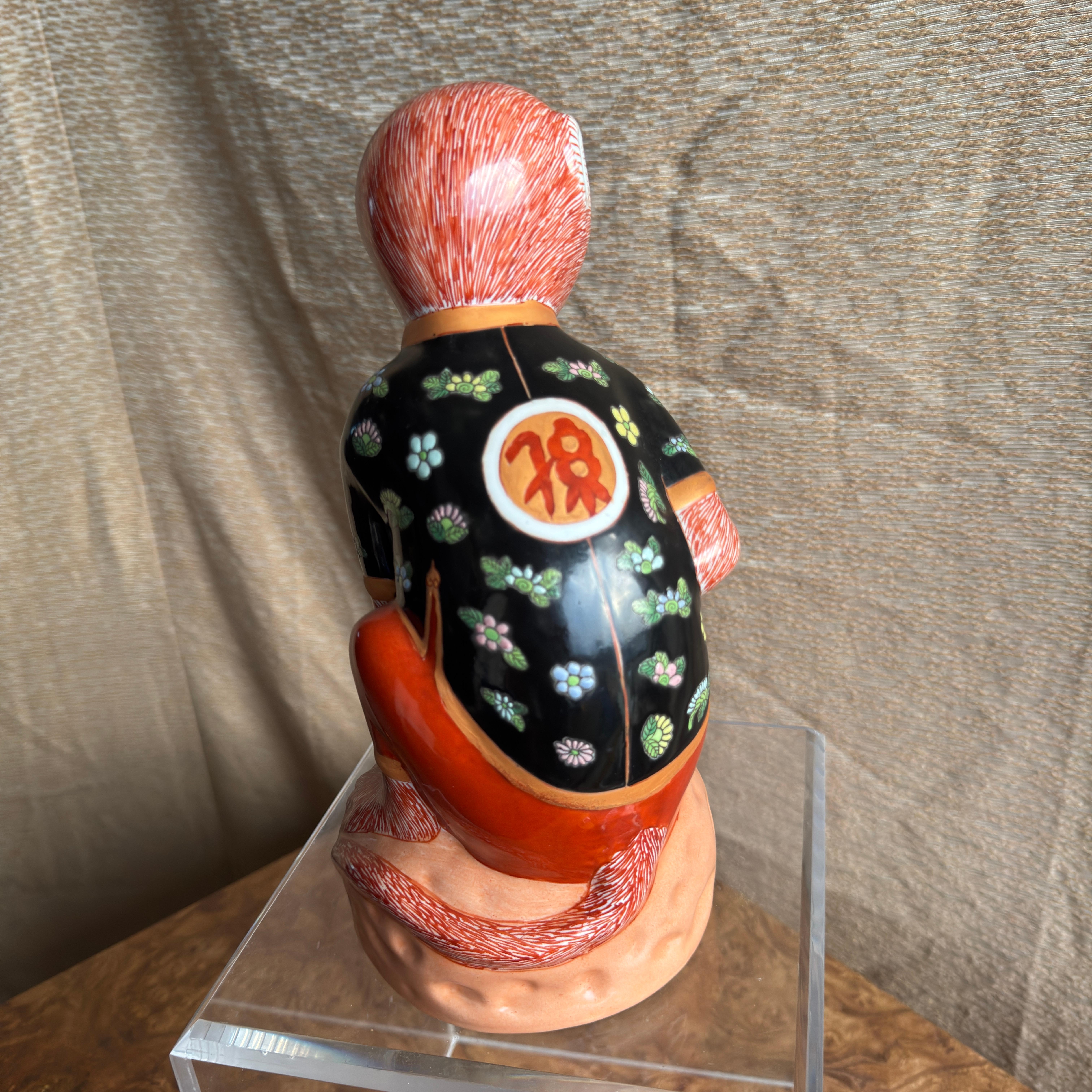 Cotto in fornace Statua in ceramica d'epoca Andrea sadek money and ball in vendita