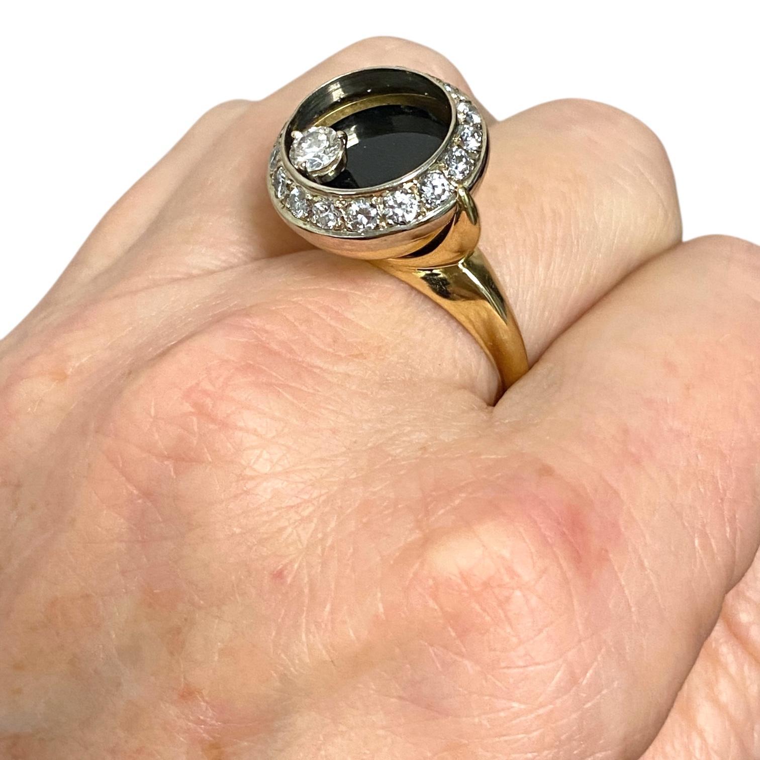 Vintage Angel Castelo 18K Onyx Diamond Spinner Ring im Angebot 1