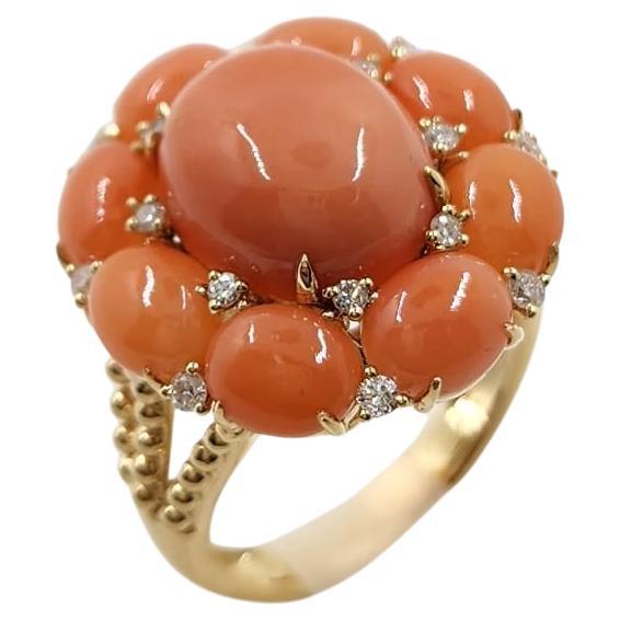 Vintage Diamantring aus 18 Karat Gelbgold mit Engelshaut-Koralle