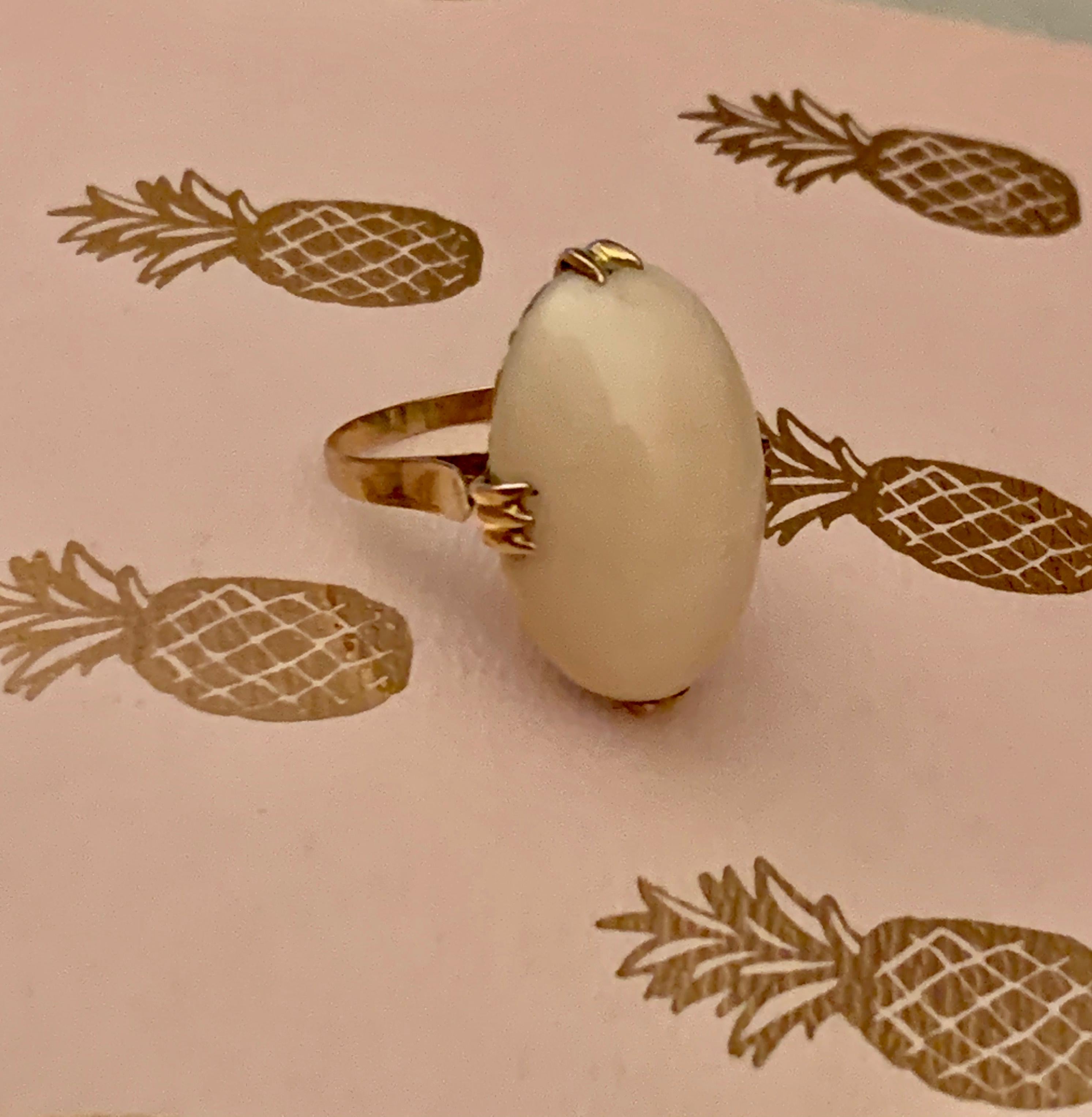 Women's Vintage Angel Skin Coral Oval Cabochon 14 Karat Yellow Gold Ring