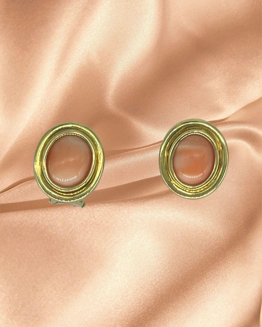 Vintage Angel Skin Pink Coral Cabochon Oval Cut Clip On Framed Earrings 18k Gold For Sale 2