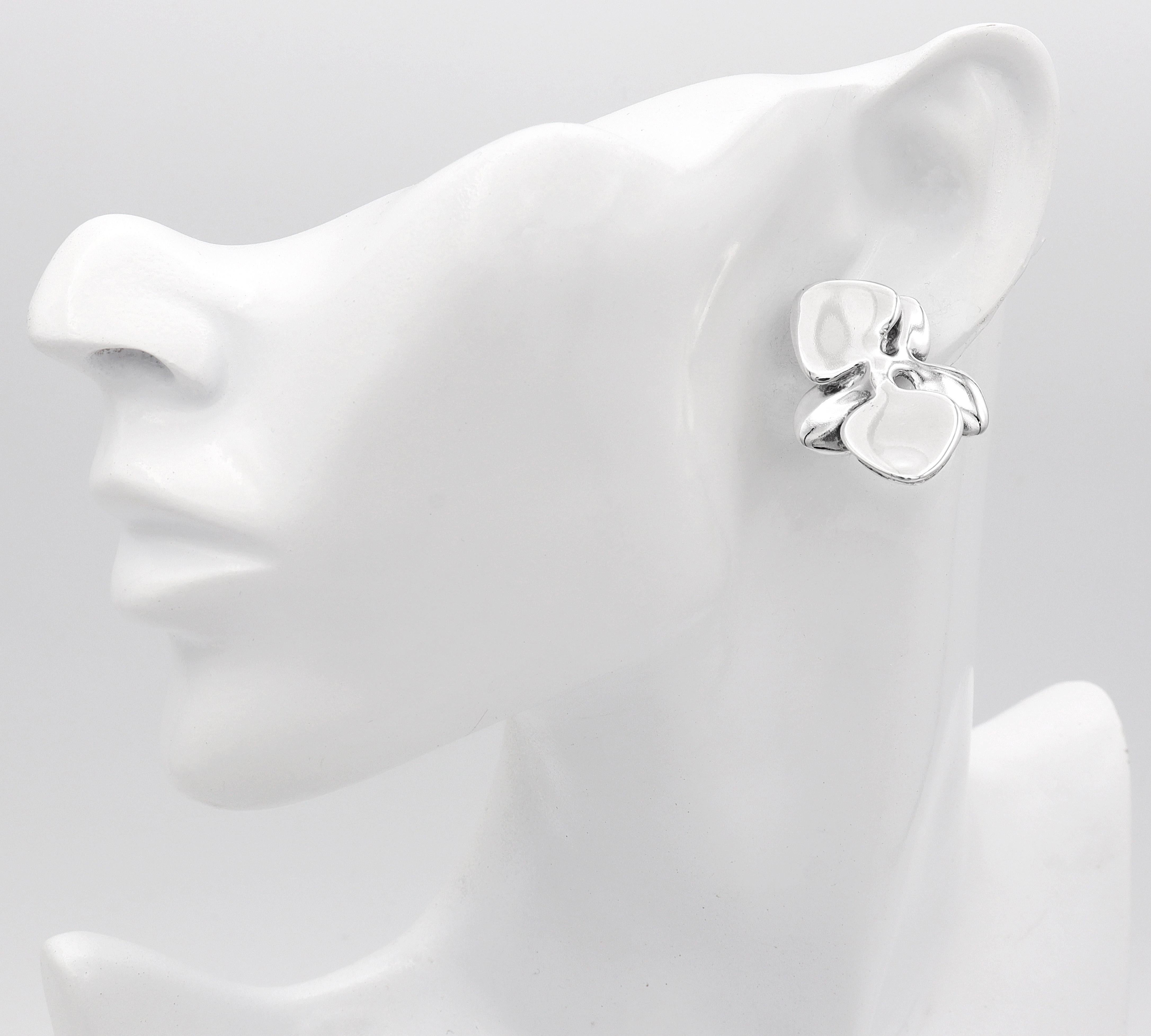 Vintage Angela Cummings 1984 Sterling Silver Sculptural Orchids Clip On Earrings In Good Condition In New York, NY