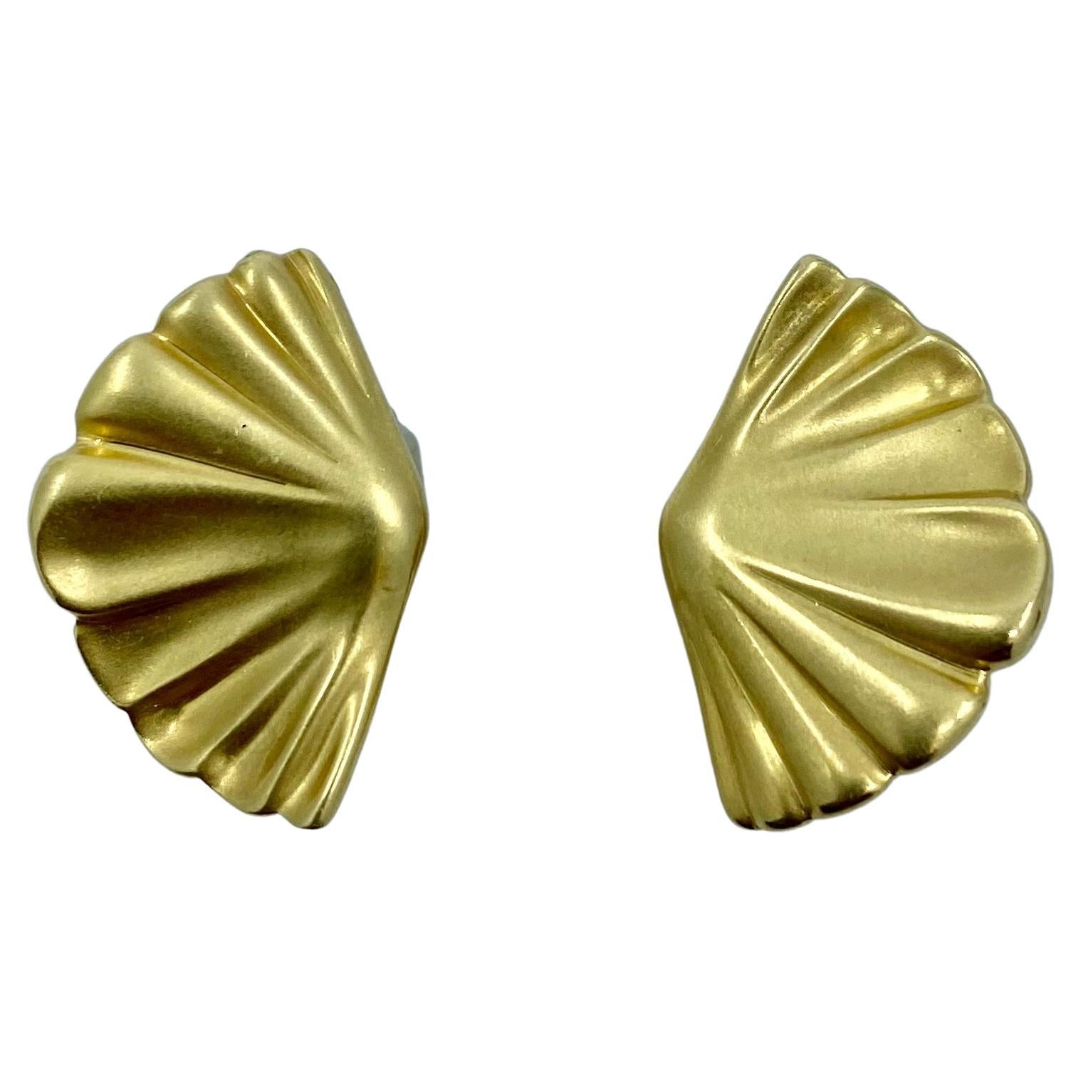 Vintage Angela Cummings pour Tiffany & Co. Boucles d'oreilles en or et coquille Saint-Jacques en vente