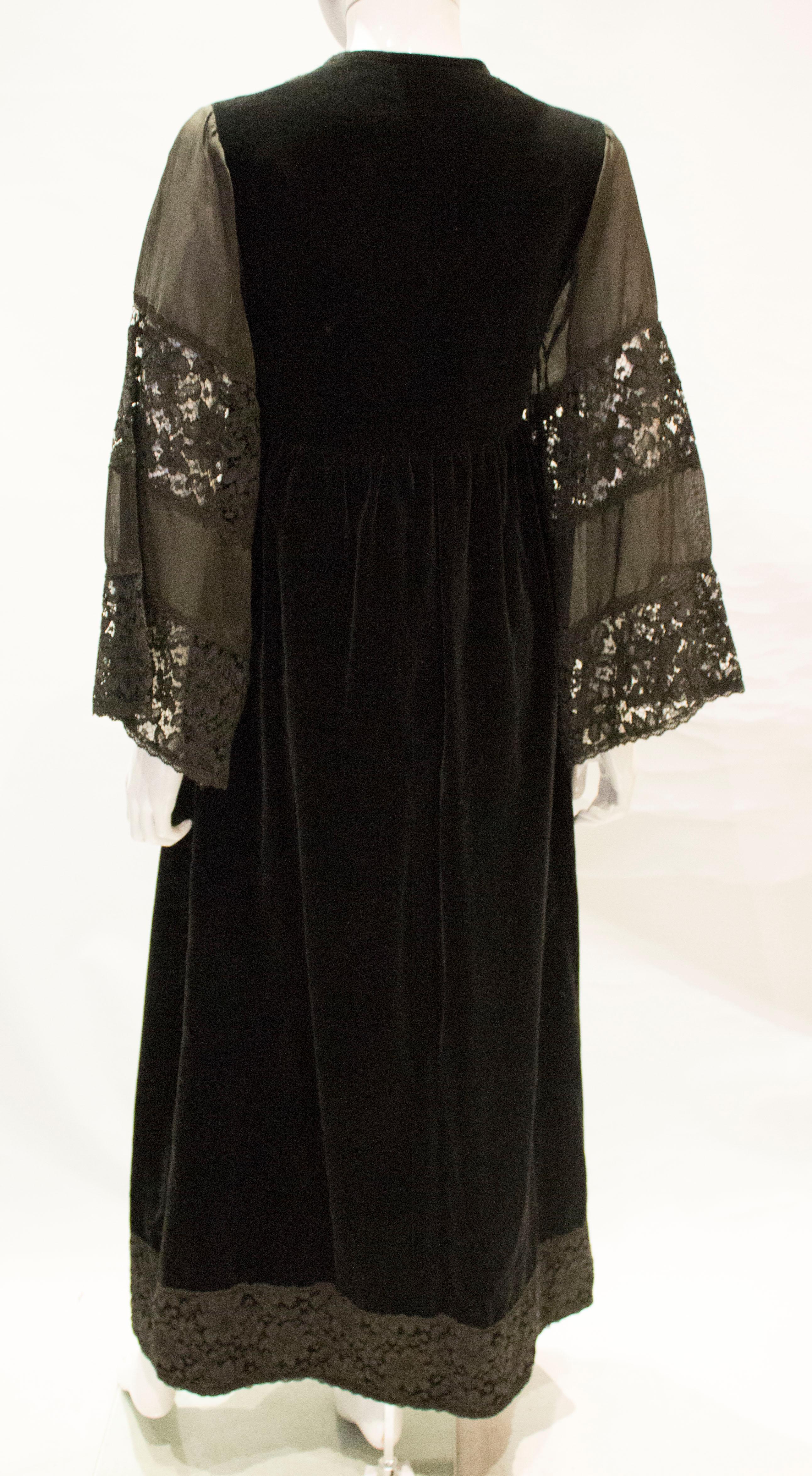 Women's Vintage Angela Gore Black Velvet and Lace Evening Gown For Sale