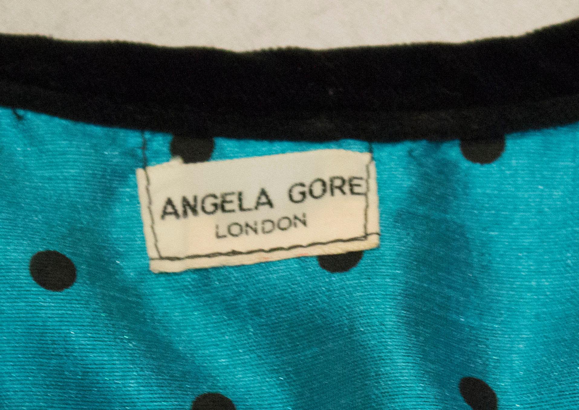 Robe de soirée vintage Angela Gore en velours noir et dentelle en vente 3