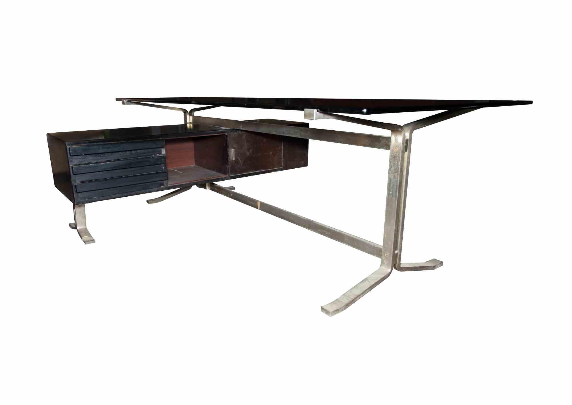 Italian Vintage Angle Desk by Gianni Moscatelli for Formanova Italy, 1965 ca. For Sale