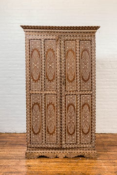 Anglo-indischer Kleiderschrank mit Knochenintarsien im Vintage-Stil mit ebonisierten Akzenten