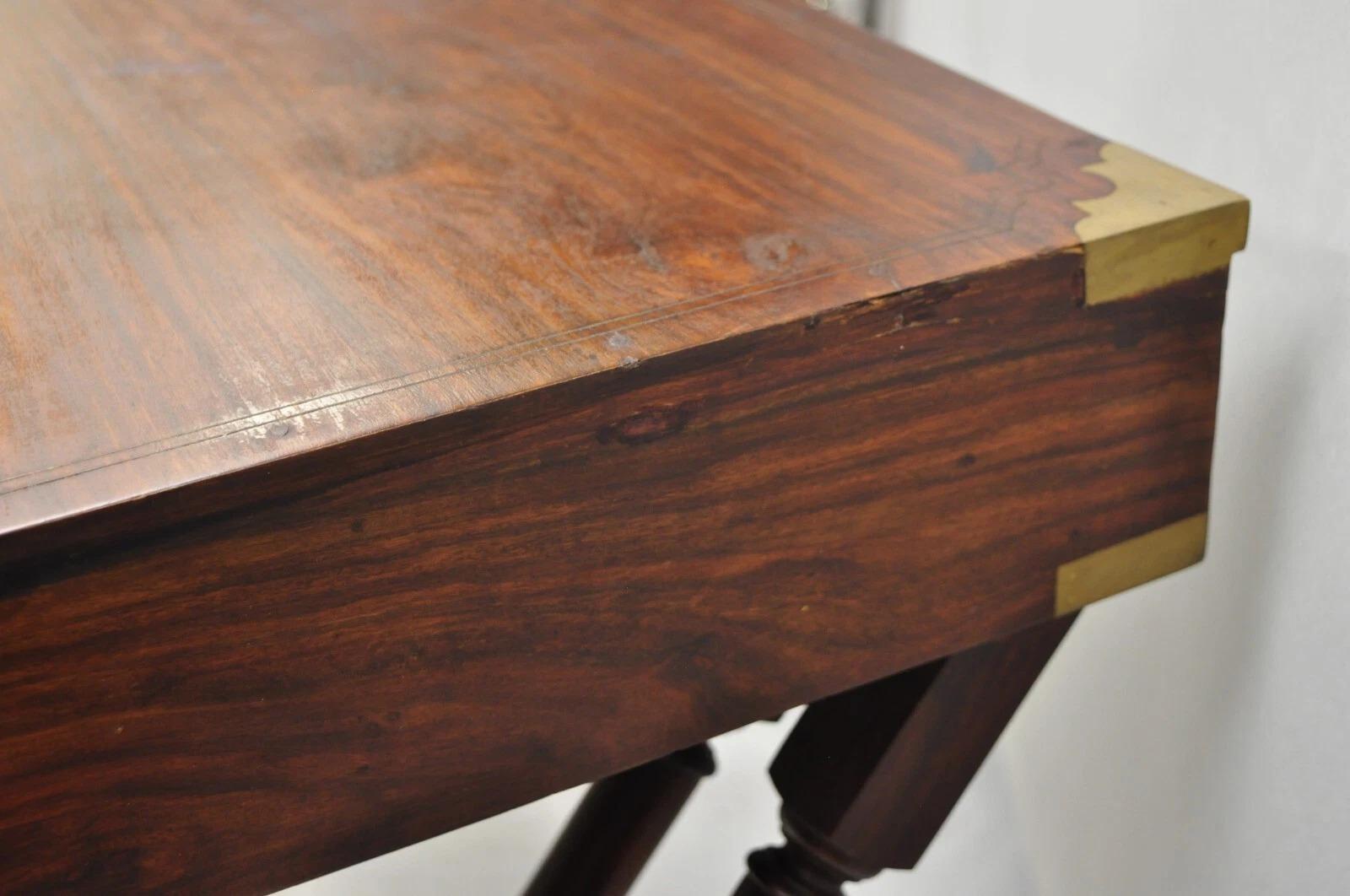 Vintage Anglo-Indiano Campaigner in legno duro con intarsio in ottone in vendita 3