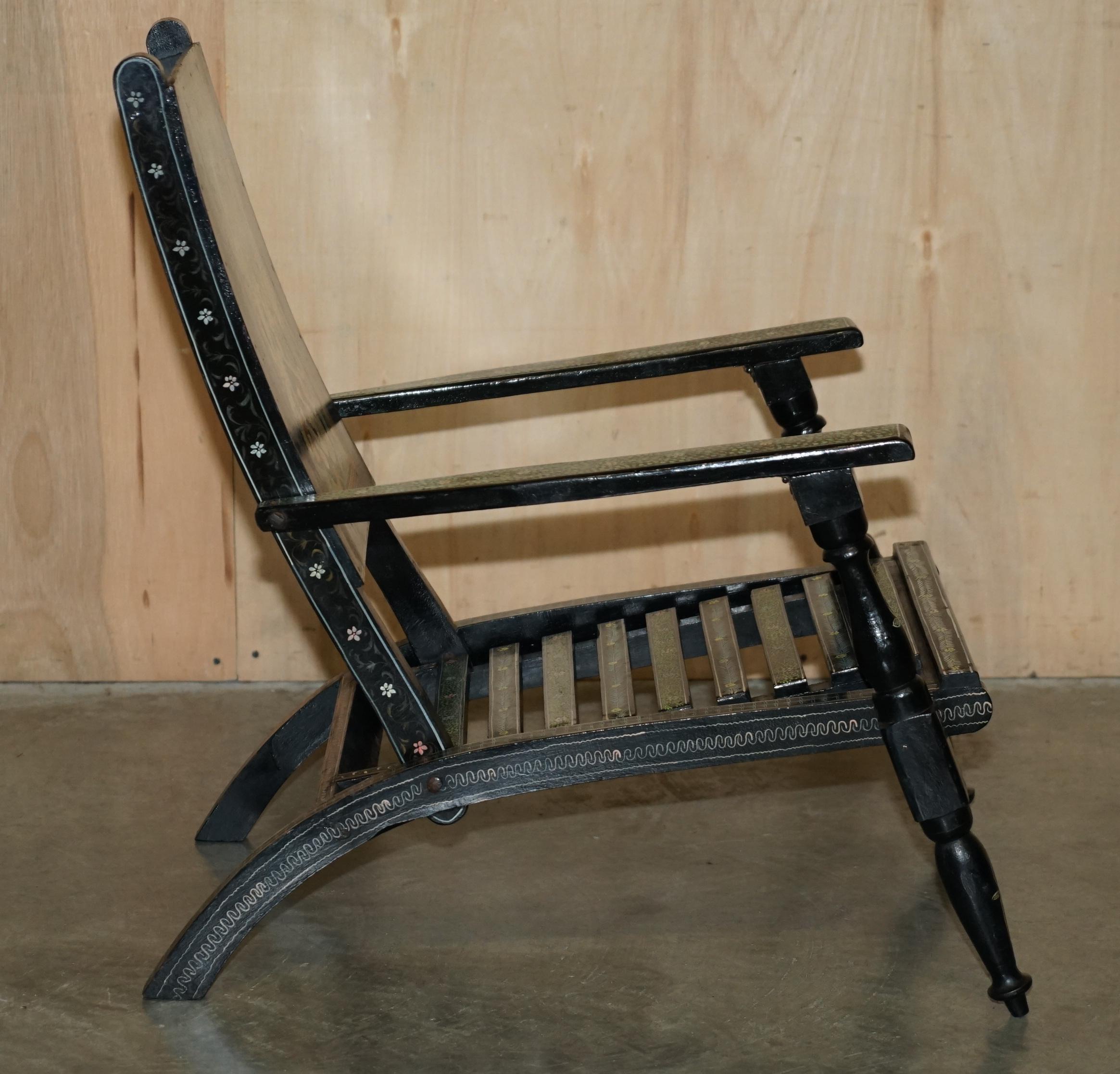 VINTAGE ANGLO INDIAN HAND PAINTED FOLDING FOLDING ARMCHAiR ORNATELY DETAILED For Sale 6