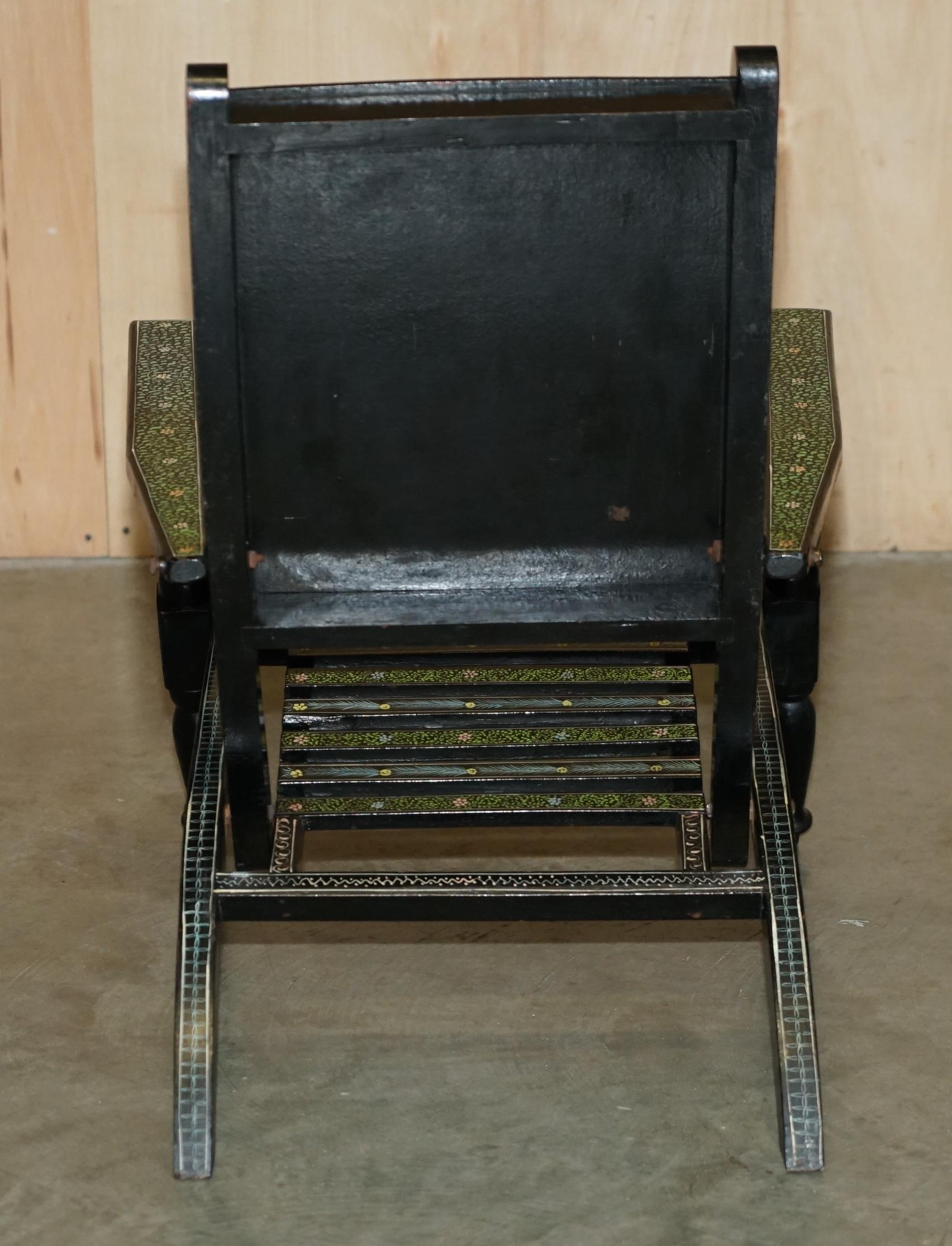 VINTAGE ANGLO INDIAN HAND PAINTED FOLDING FOLDING ARMCHAiR ORNATELY DETAILED For Sale 8