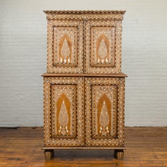 Vintage Anglo Indian Sheesham Wood Wardrobe Cabinet mit Bone Inlay und Vögel
