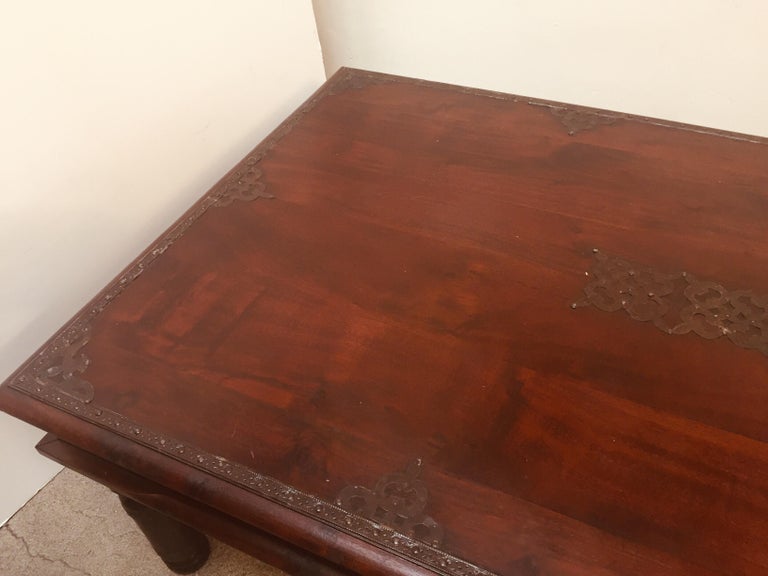 20th Century Vintage Anglo-Indian Teak Coffee Table For Sale