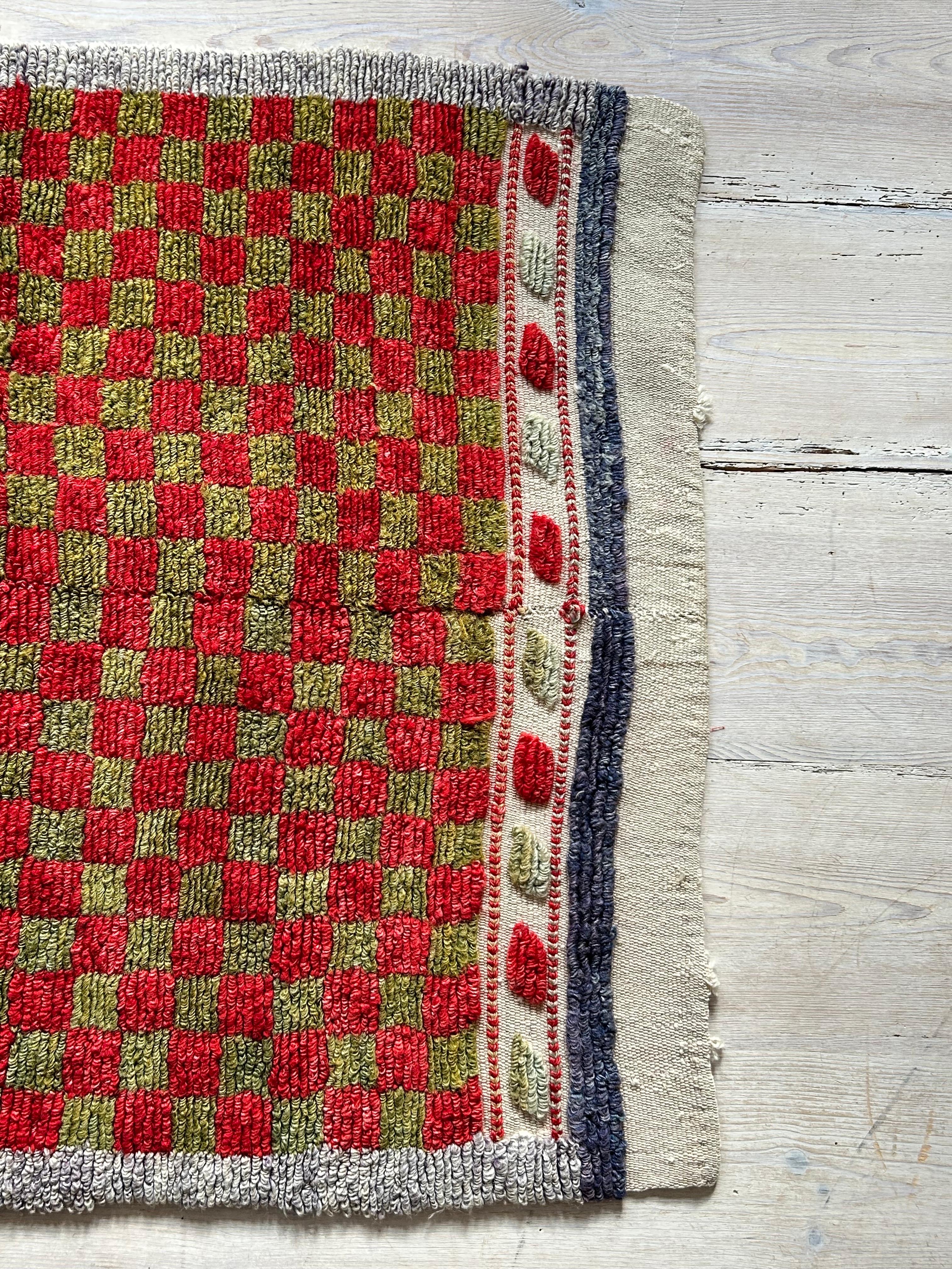 Vintage Angora Loop Pile Rug in Red & Green Check Pattern, Turkey, 20th Century For Sale 2