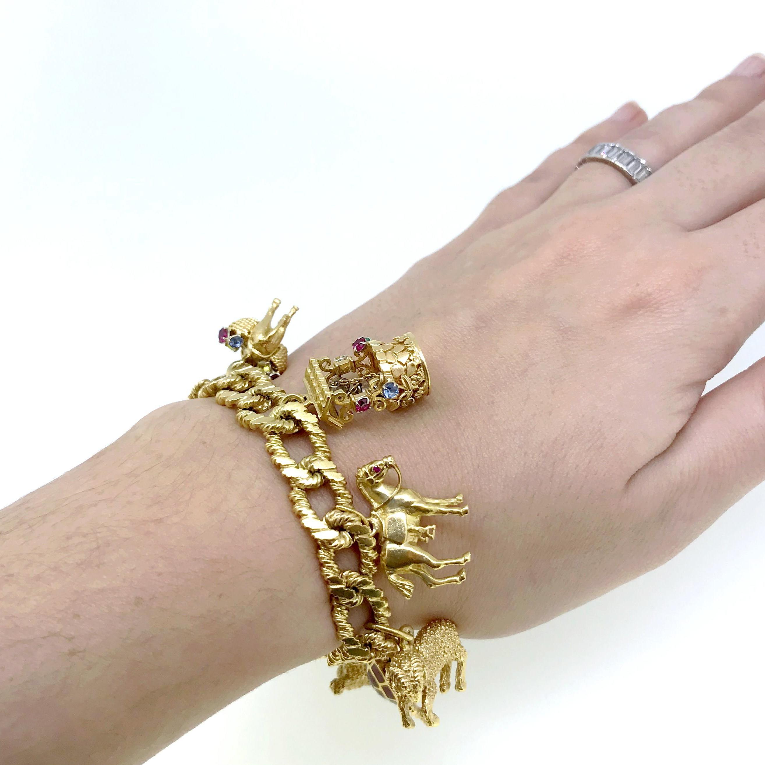 Women's or Men's Vintage Animals Charms Link Yellow Gold Bracelet