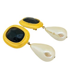 Vintage ANN TAYLOR gold black glass drop pearls clip on designer earrings