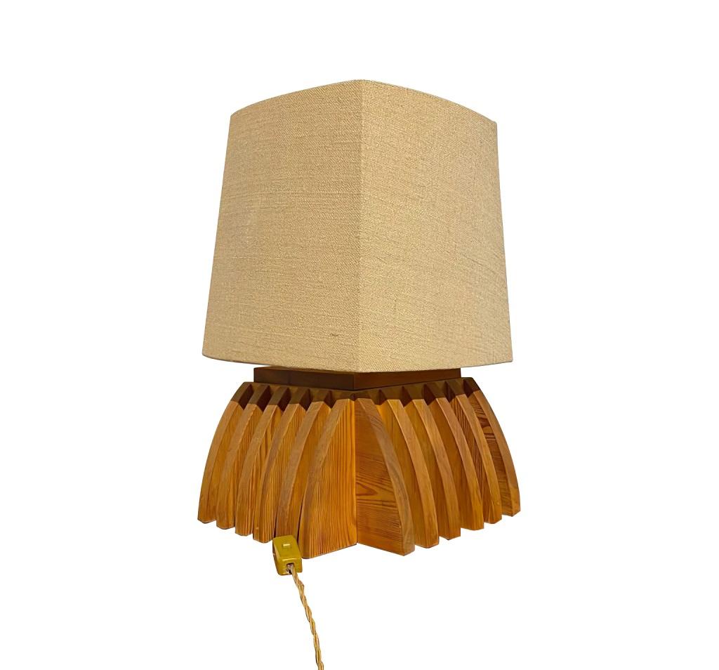 Annabella is an lamp realized by the Italian artist and designer Mario Ceroli (Castel Frentano, 1938) in the 1970s. 

Made in Italy.

Very beautiful decorative lamp realized in Wood.

Total dimension: 35 x 35 x 50.

The label and the