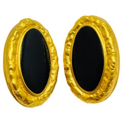 ANNE KLEIN, boucles d'oreilles vintage de créatrice émaillée étrusque de couleur or