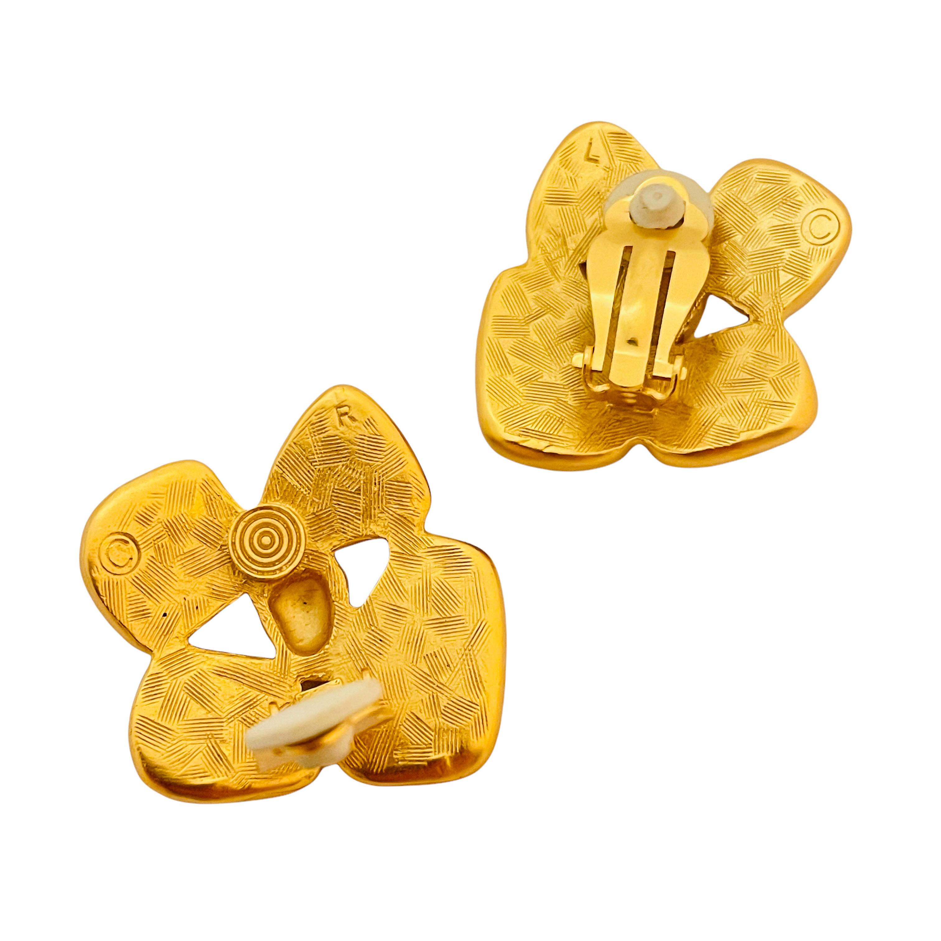 ANNE KLEIN Clips d'oreilles vintage de créatrice en or et émail noir pour défilé Bon état - En vente à Palos Hills, IL