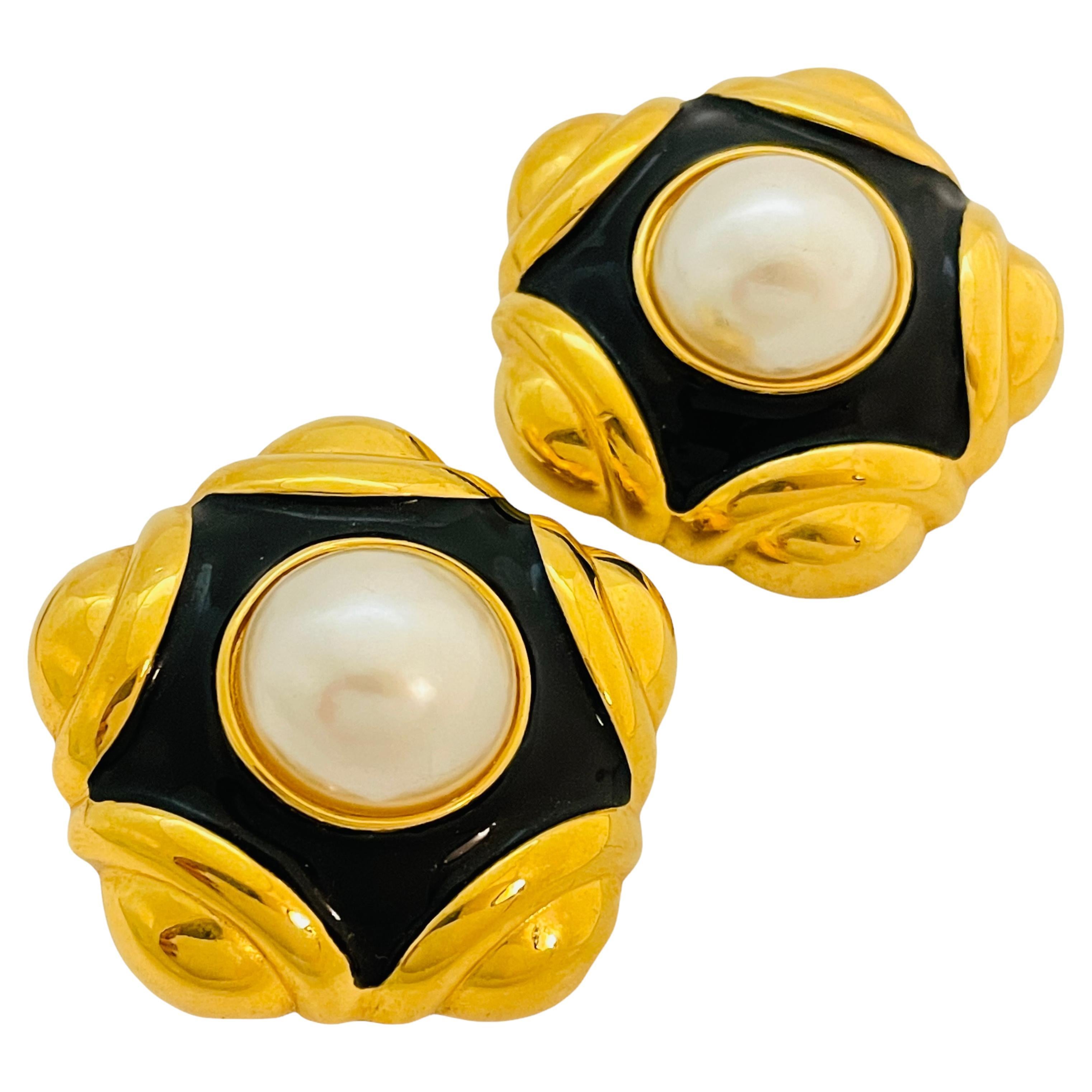 Vintage ANNE KLEIN gold black enamel pearl designer runway clip on earrings