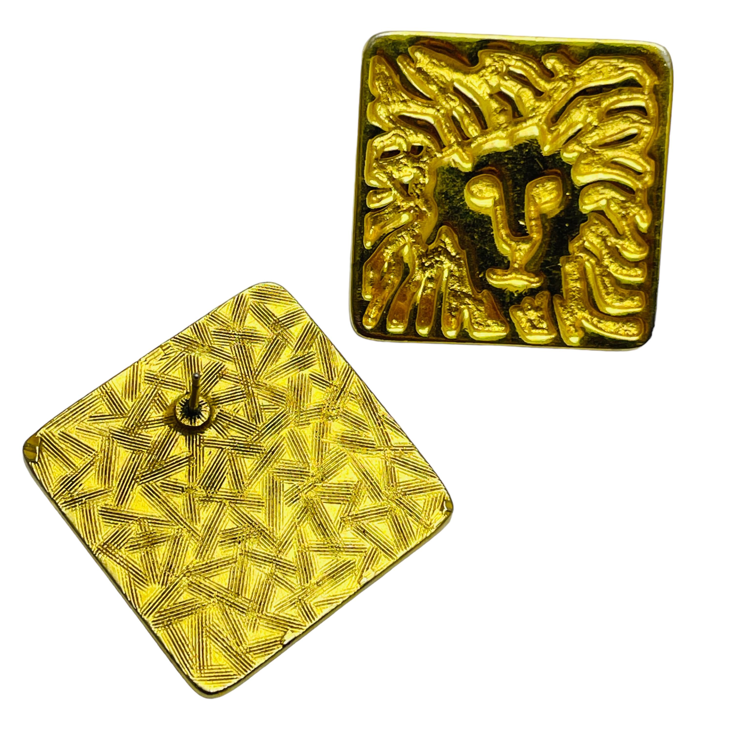 Vintage ANNE KLEIN lions head gold tone designer earrings In Good Condition For Sale In Palos Hills, IL