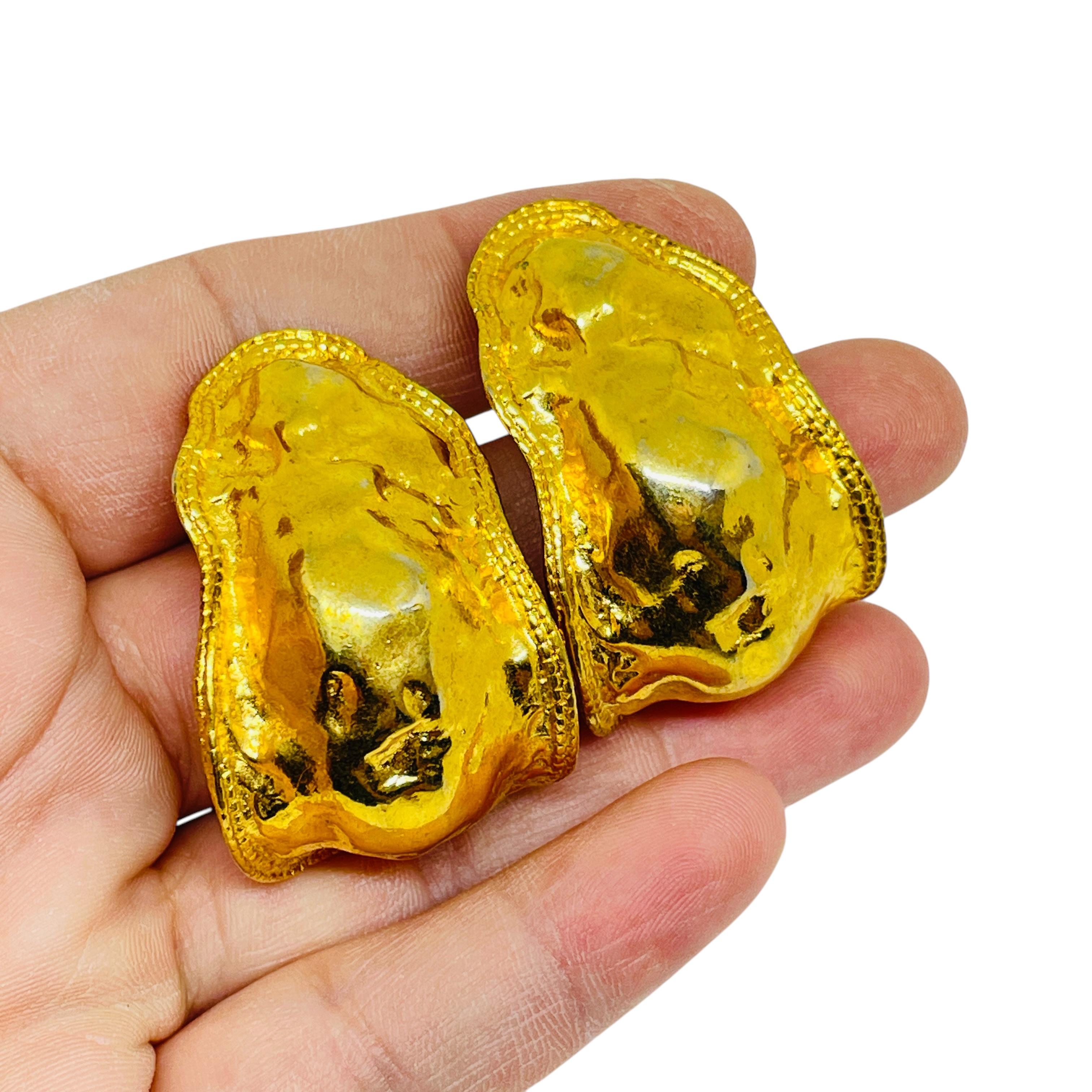 Women's Vintage ANNE KLEIN madsive gold designer runway clip on earrings For Sale