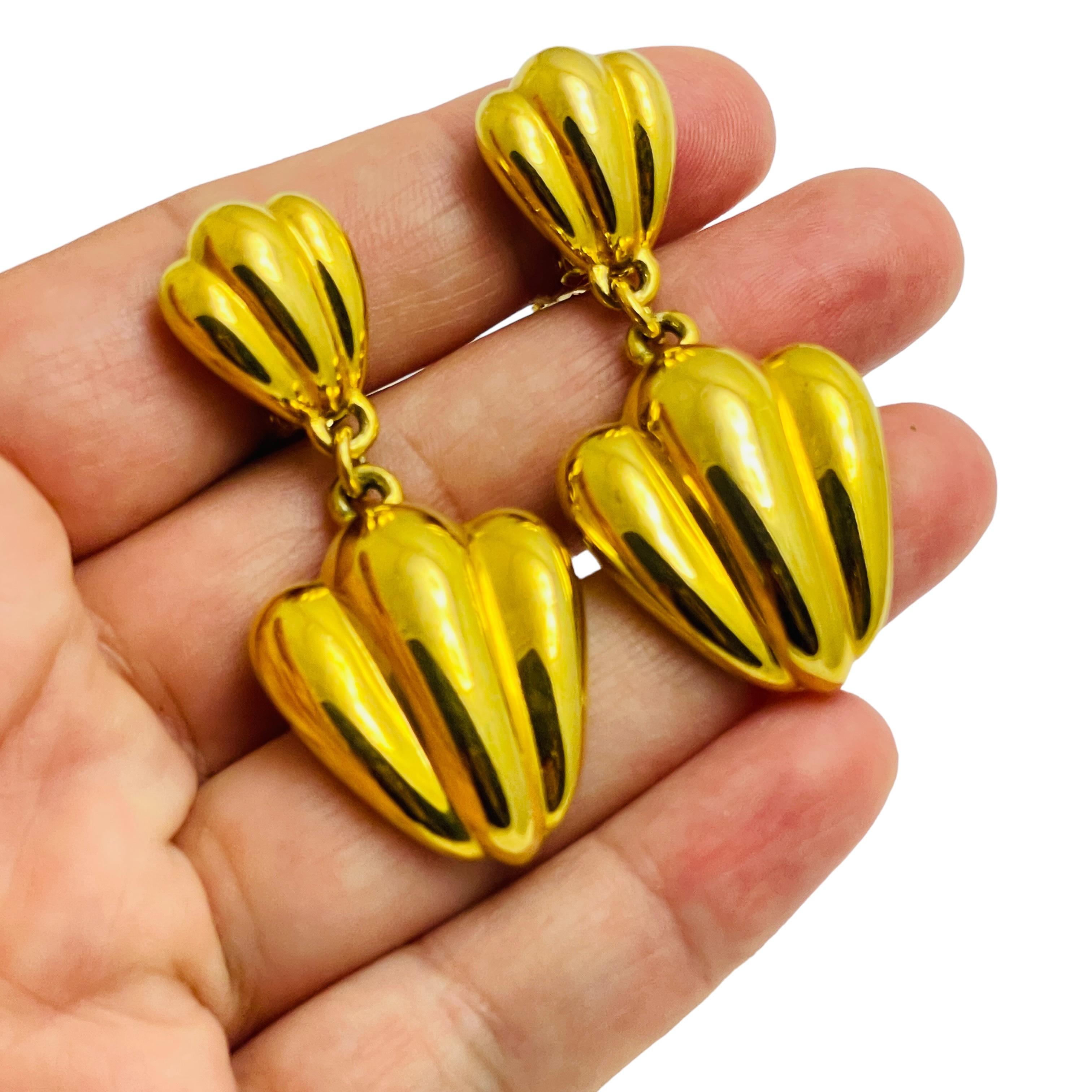 De las mujeres Pendientes de clip de diseño vintage en oro mate ANNE KLEIN en venta