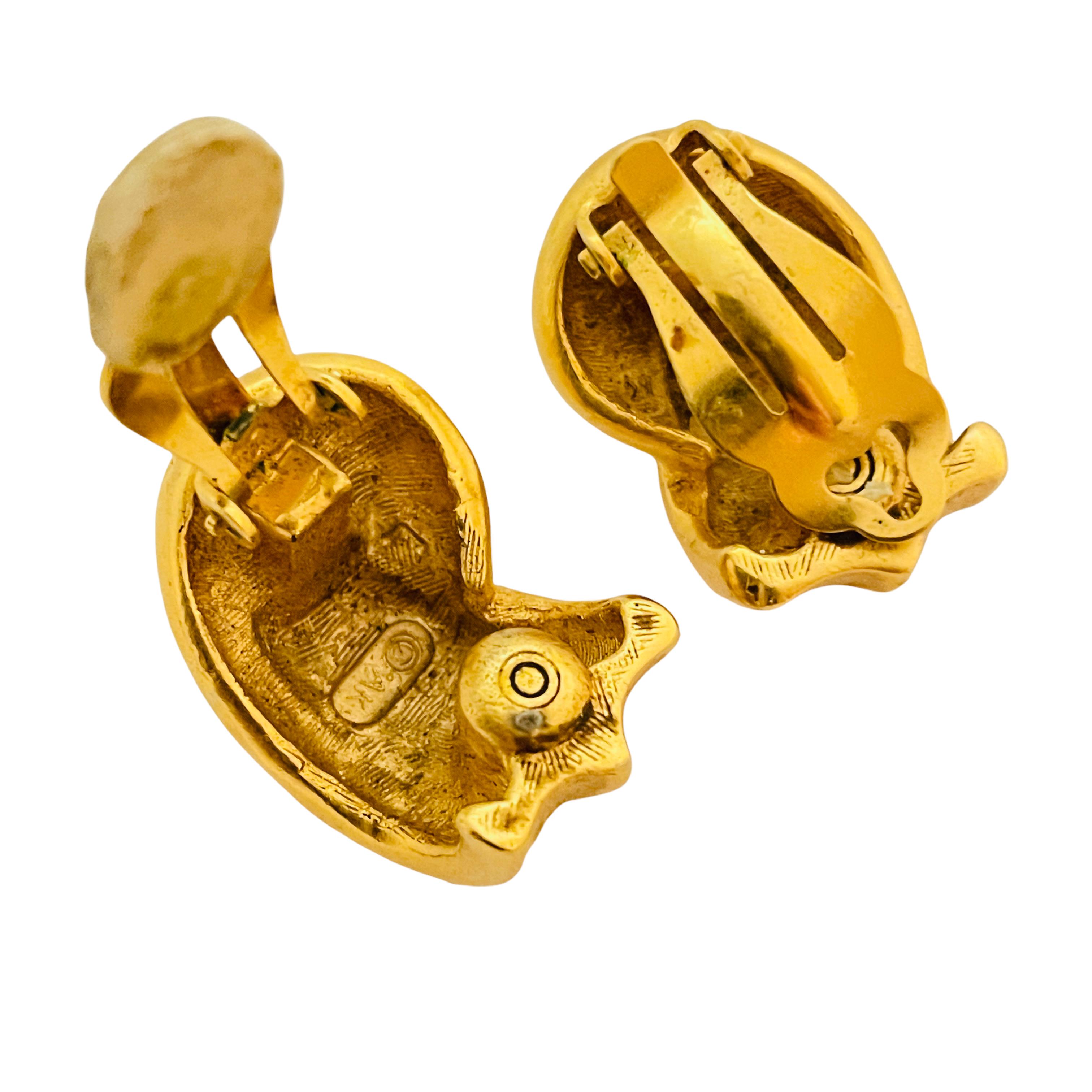 ANNE KLEIN mattes Gold Designer-Laufsteg-Clip-Ohrringe, Vintage im Zustand „Gut“ im Angebot in Palos Hills, IL