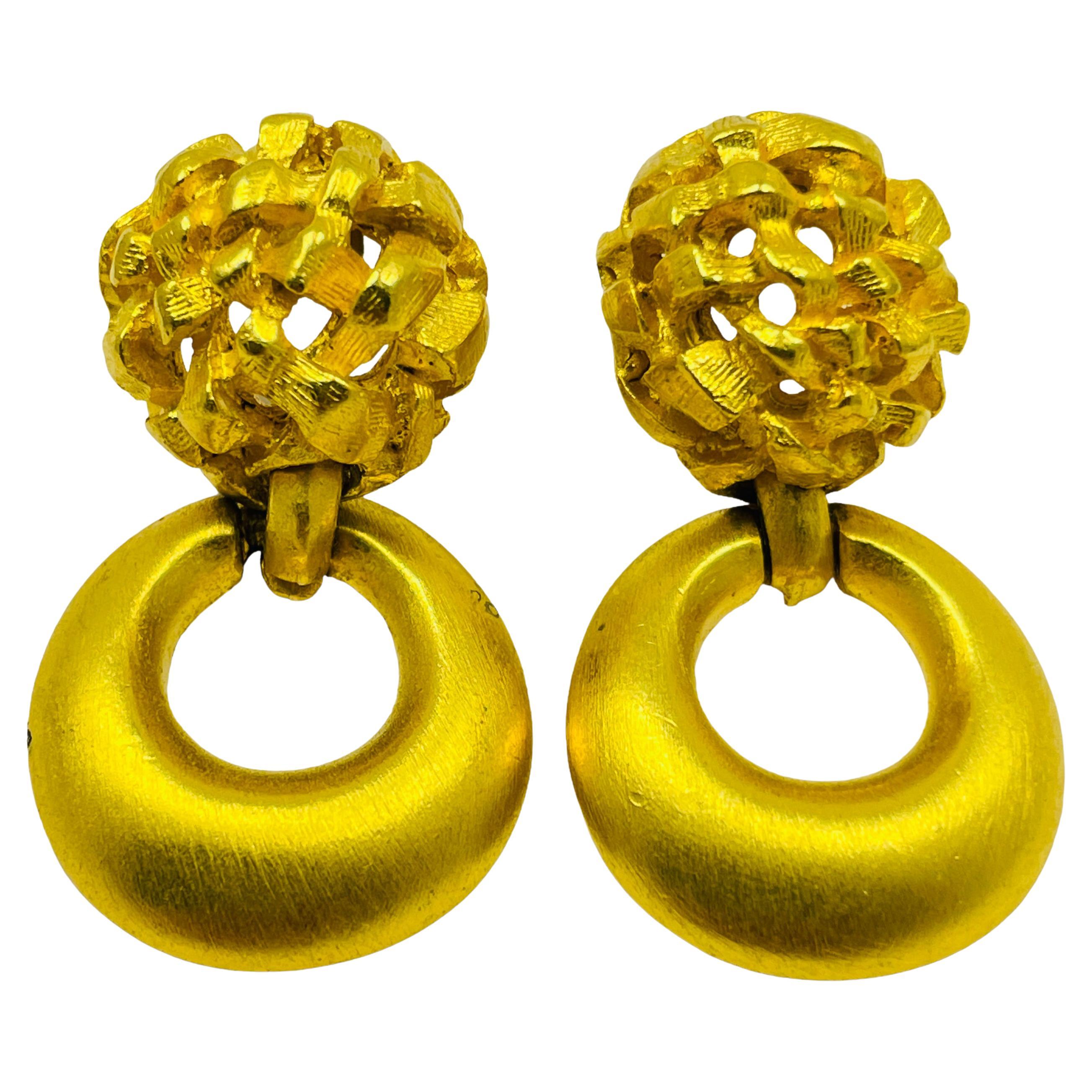 ANNE KLEIN Boucles d'oreilles vintage percées vintage en or mat en forme de porte-clés en vente