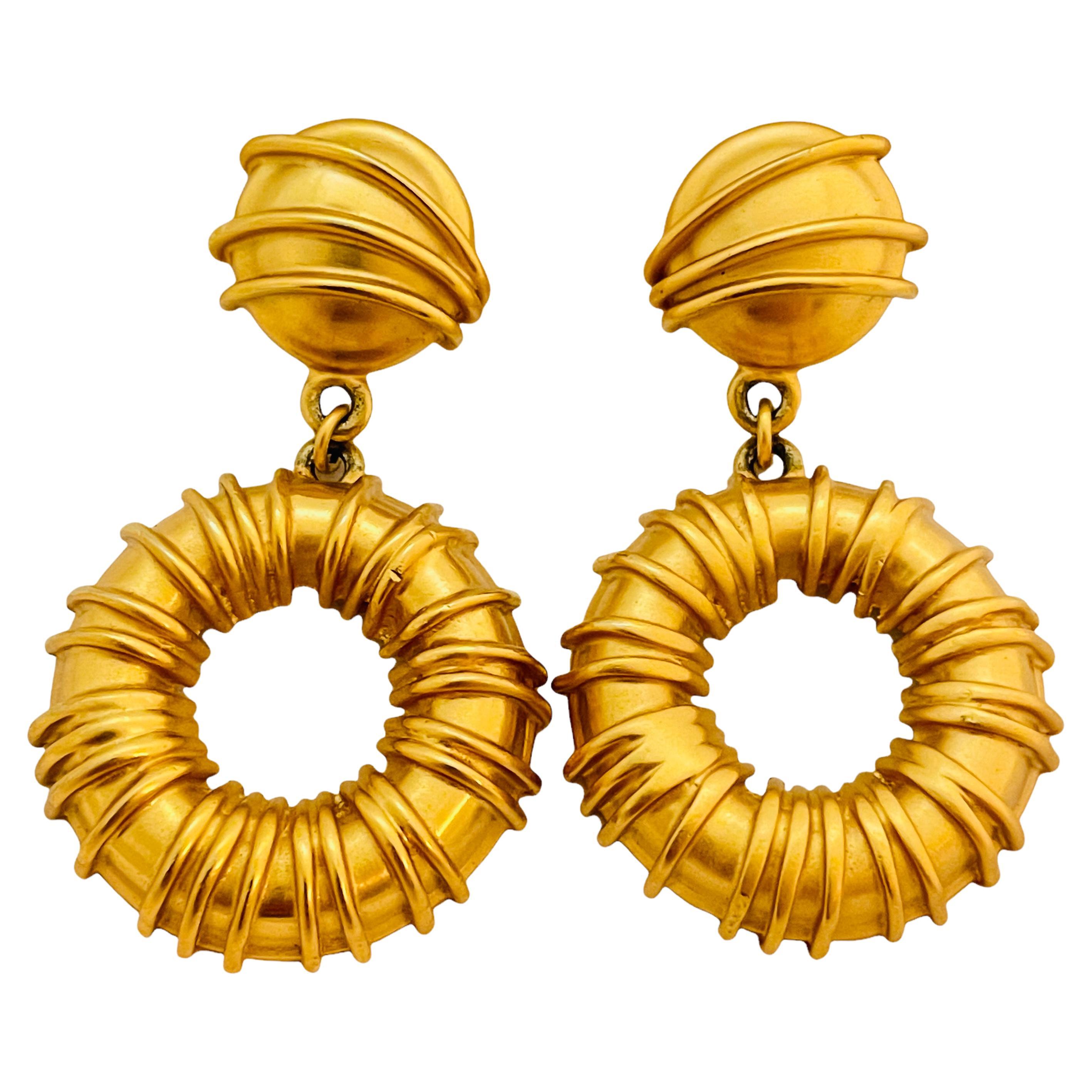 Vintage ANNE KLEIN matte gold modernist designer runway clip on earrings