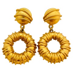 Vintage ANNE KLEIN matte gold modernist designer runway clip on earrings