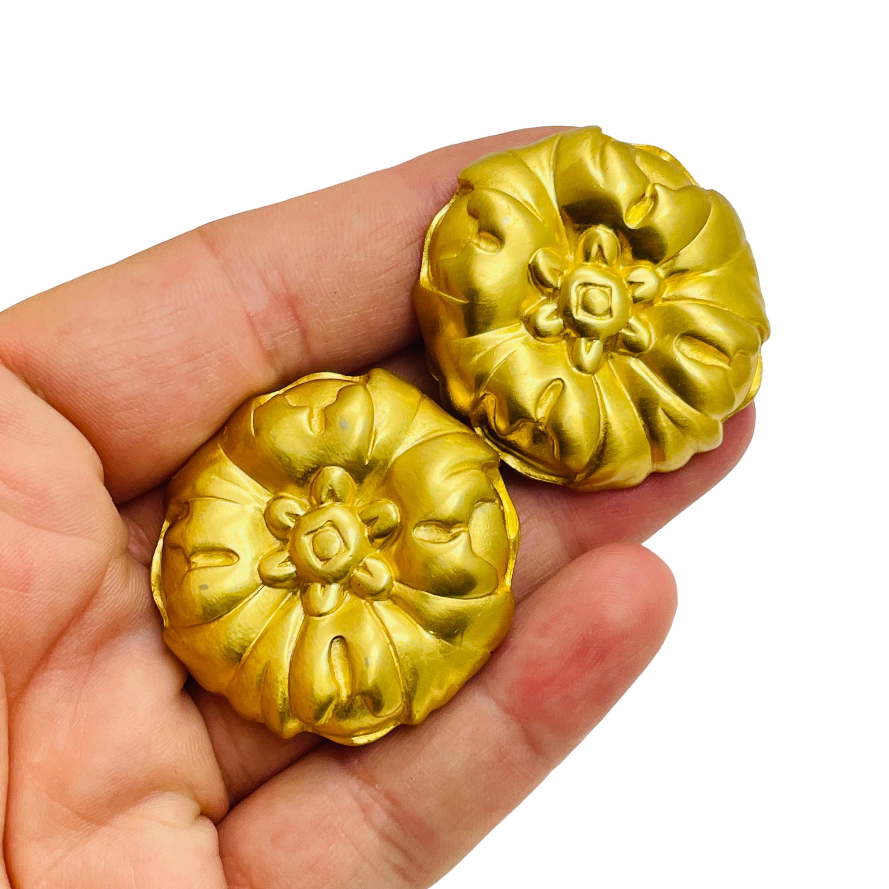 Women's Vintage ANNE KLEIN matte gold tone clip on earrings For Sale