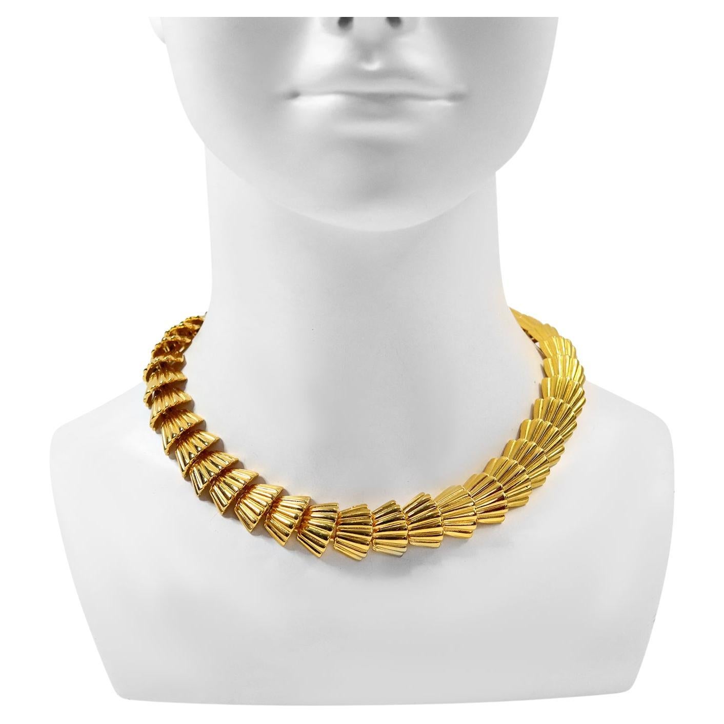Collar de abanico de oro apilado vintage Anne Klein Circa años 80 en venta