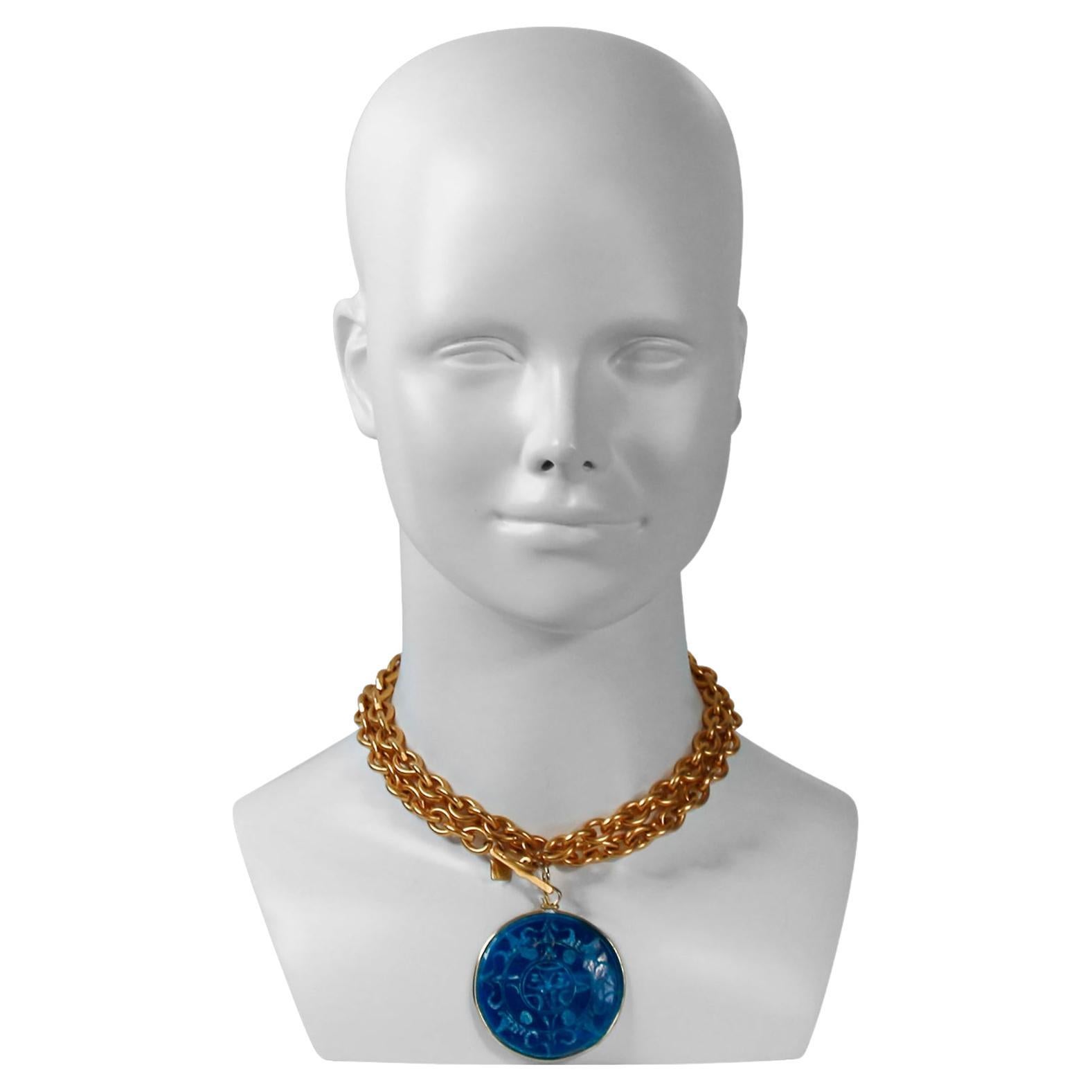 Vintage Anne Klein Toggle Vintage-Halskette mit blauer Scheibenschleife, ca. 1980er Jahre
