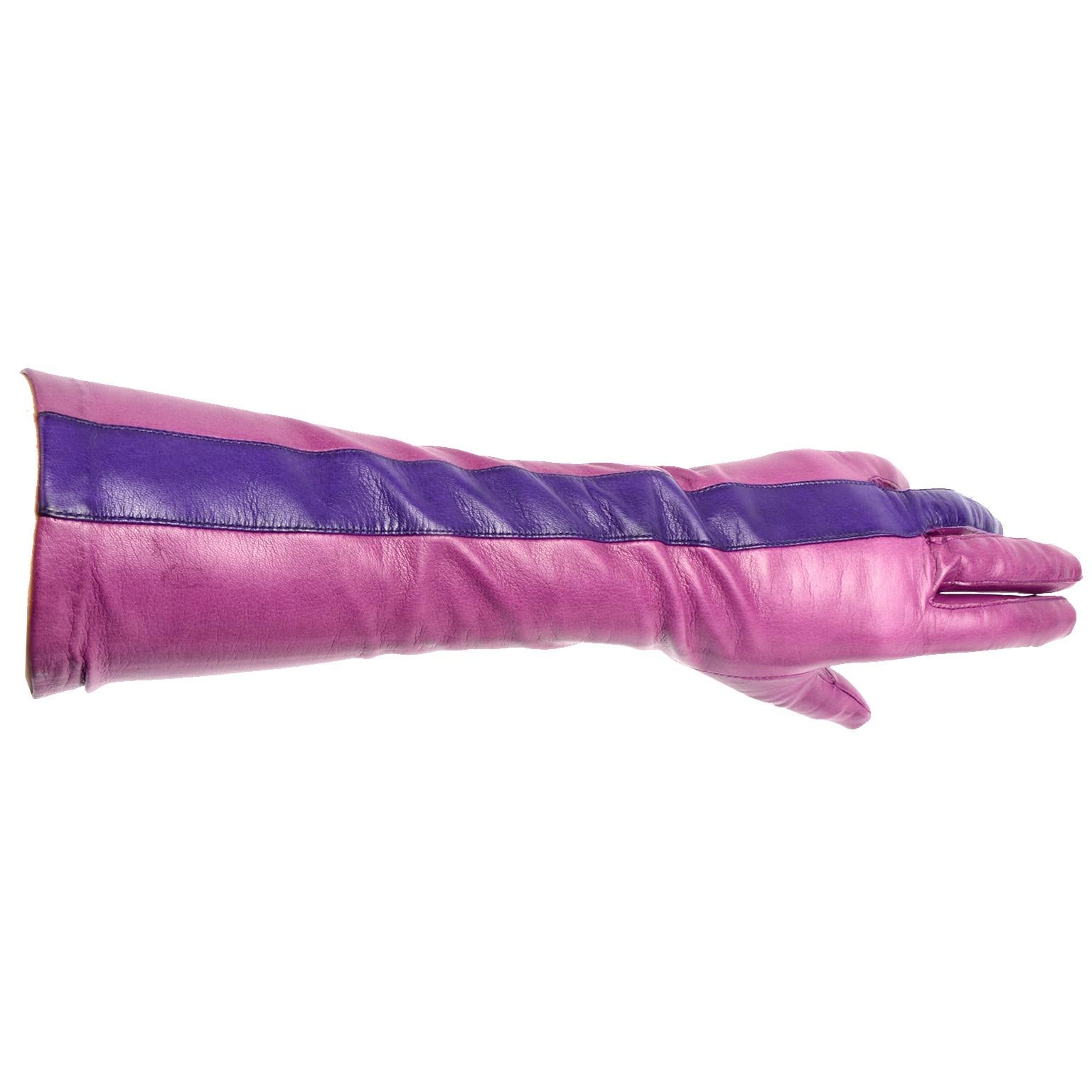 Vintage Anne Klein Two Toned Magenta Pink and Purple Leather Gloves In Excellent Condition In Portland, OR