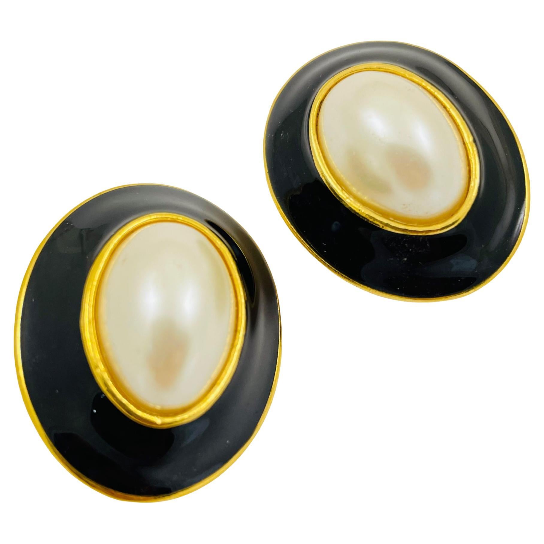 Vintage ANNE KLEINN gold enamel pearl runway designer clip on earrings For Sale
