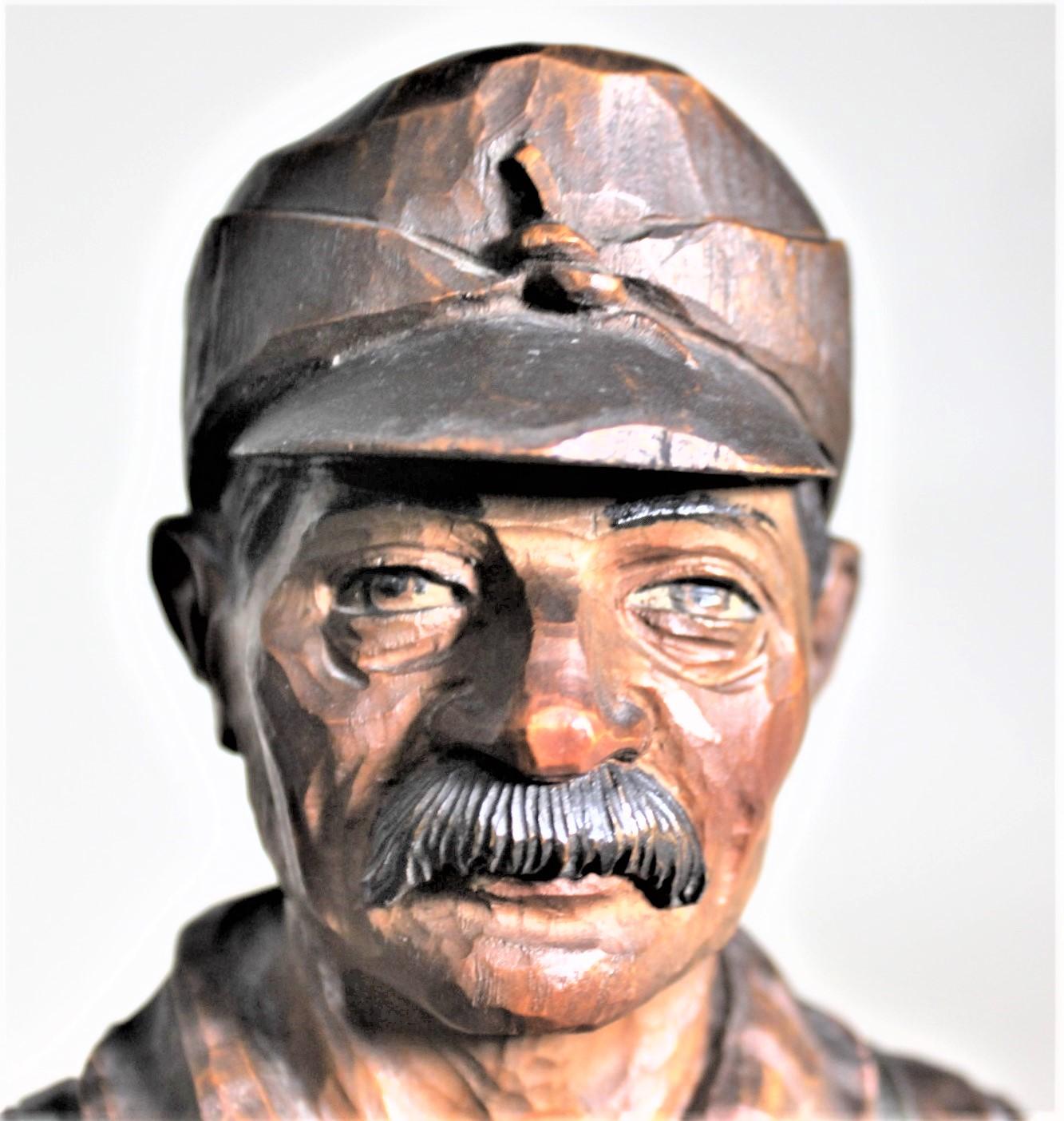 Sculpture artisanale ANRI sculptée et peinte à la main « The Lumberjack » par Duquet en vente 6