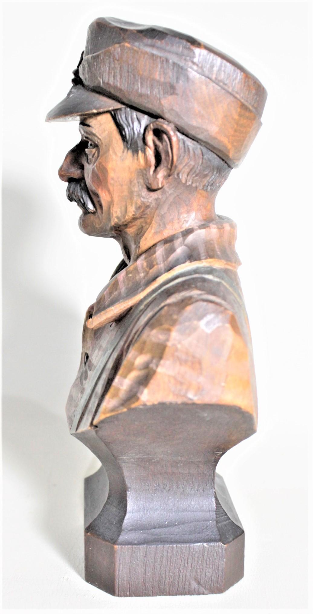 20ième siècle Sculpture artisanale ANRI sculptée et peinte à la main « The Lumberjack » par Duquet en vente