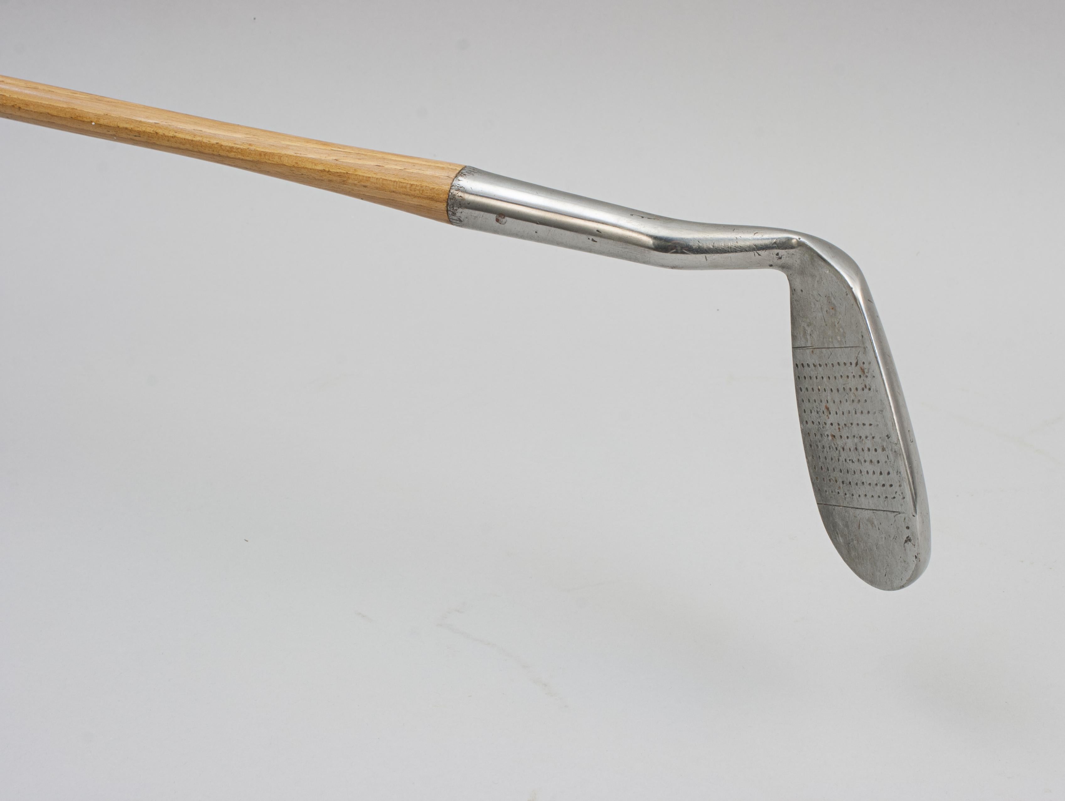Vintage Anti Shank Golf Club In Good Condition For Sale In Oxfordshire, GB